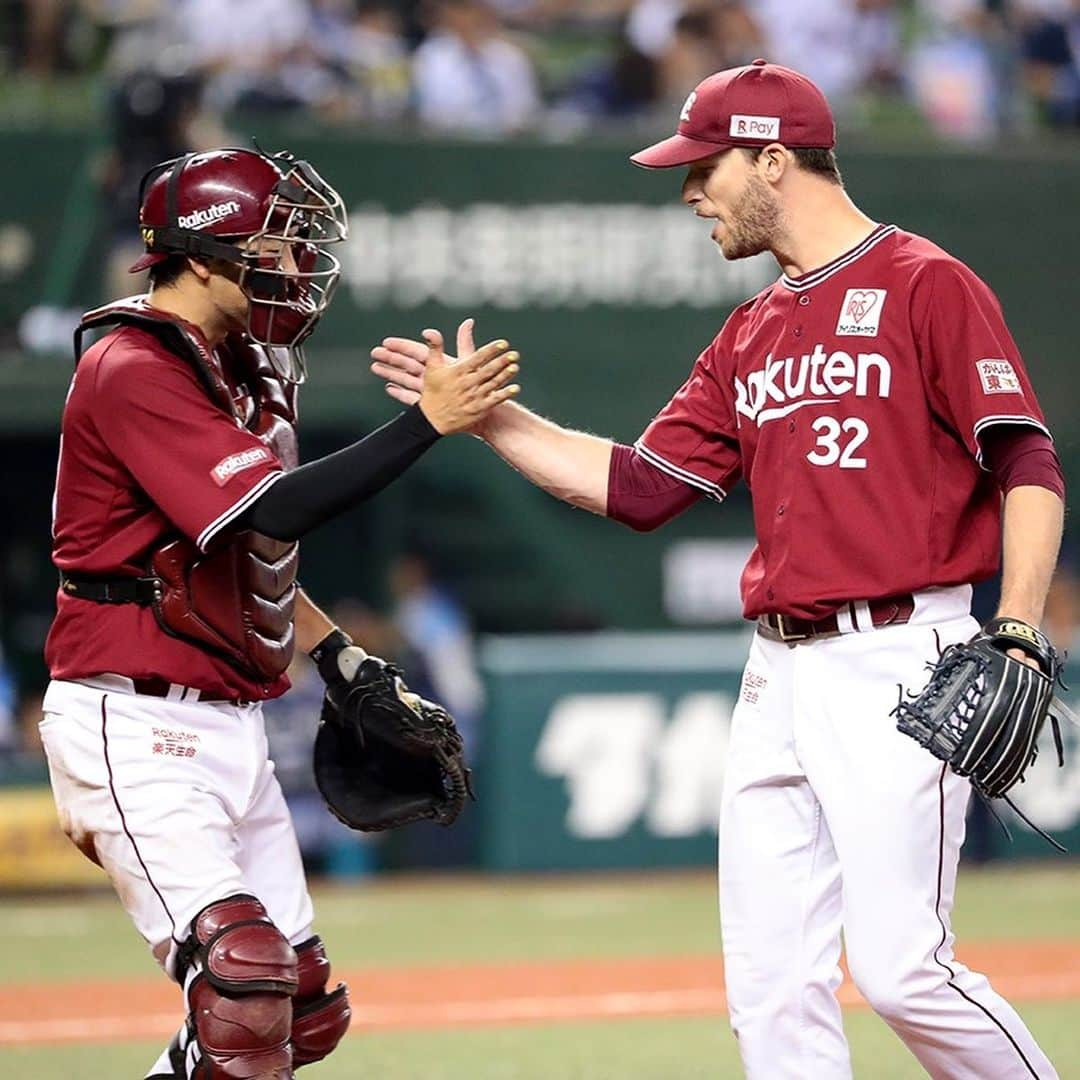 東北楽天ゴールデンイーグルスさんのインスタグラム写真 - (東北楽天ゴールデンイーグルスInstagram)「⚾️ ⚾️L 6x-5 E⚾️ 3点を追う8回に渡邊佳明選手がプロ初ホームランとなる 同点3ランを放ち今日も大接戦に‼️ 8月好調の島内選手は3安打1打点2四死球でまた5出塁💯 9回はブセニッツ選手が抑え18試合連続自責点0✨ しかし10回に得点を許してしまいサヨナラ負け。 #rakuteneagles #RESTART #日本一の東北へ #渡邊佳明 #ブセニッツ #足立祐一 #島内宏明」8月24日 22時03分 - rakuten_eagles