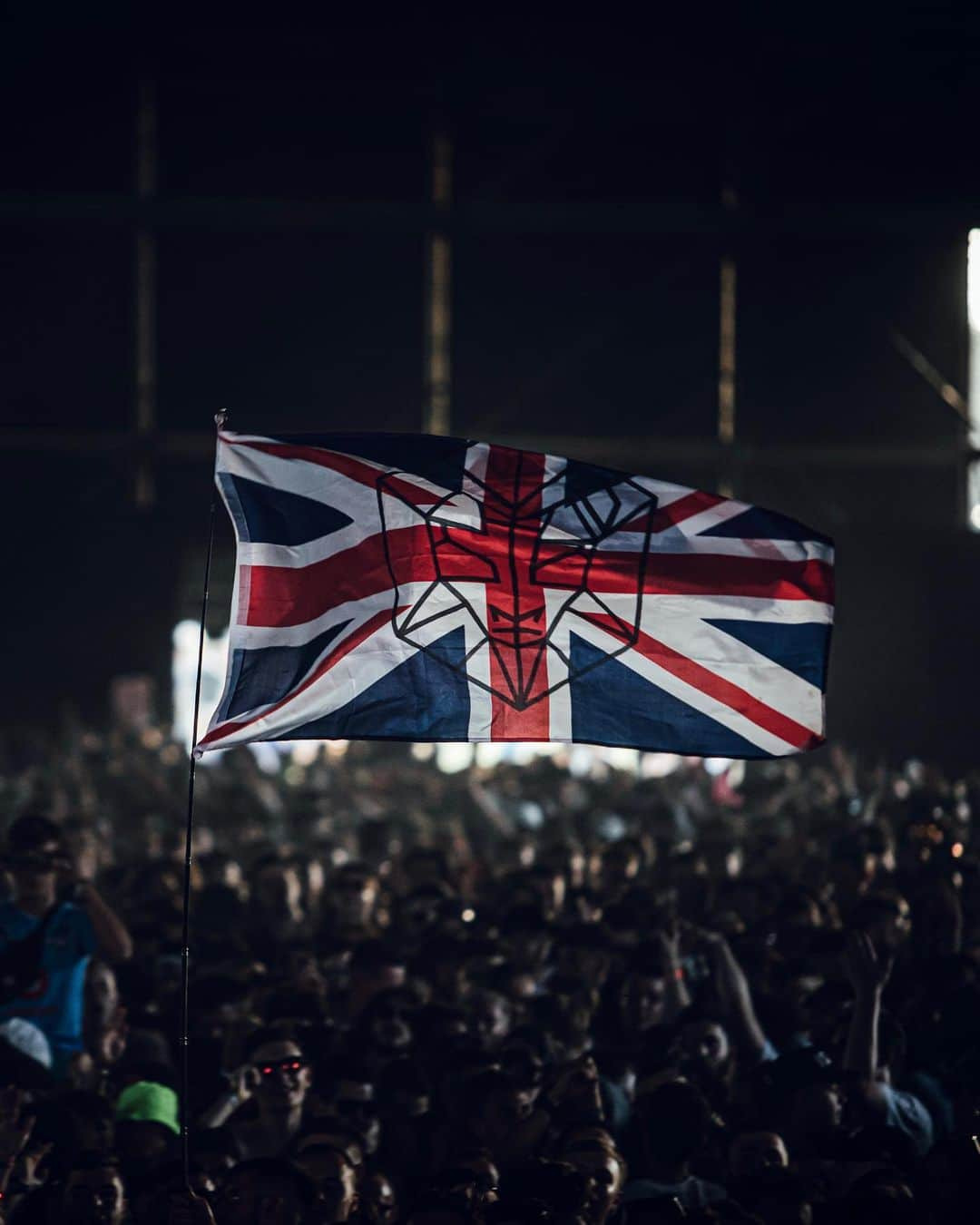 マーティン・ギャリックスさんのインスタグラム写真 - (マーティン・ギャリックスInstagram)「2 shows in one day and they were CRAZY!!, thank you Creamfields & New Horizons 🔥❤️」8月24日 22時04分 - martingarrix