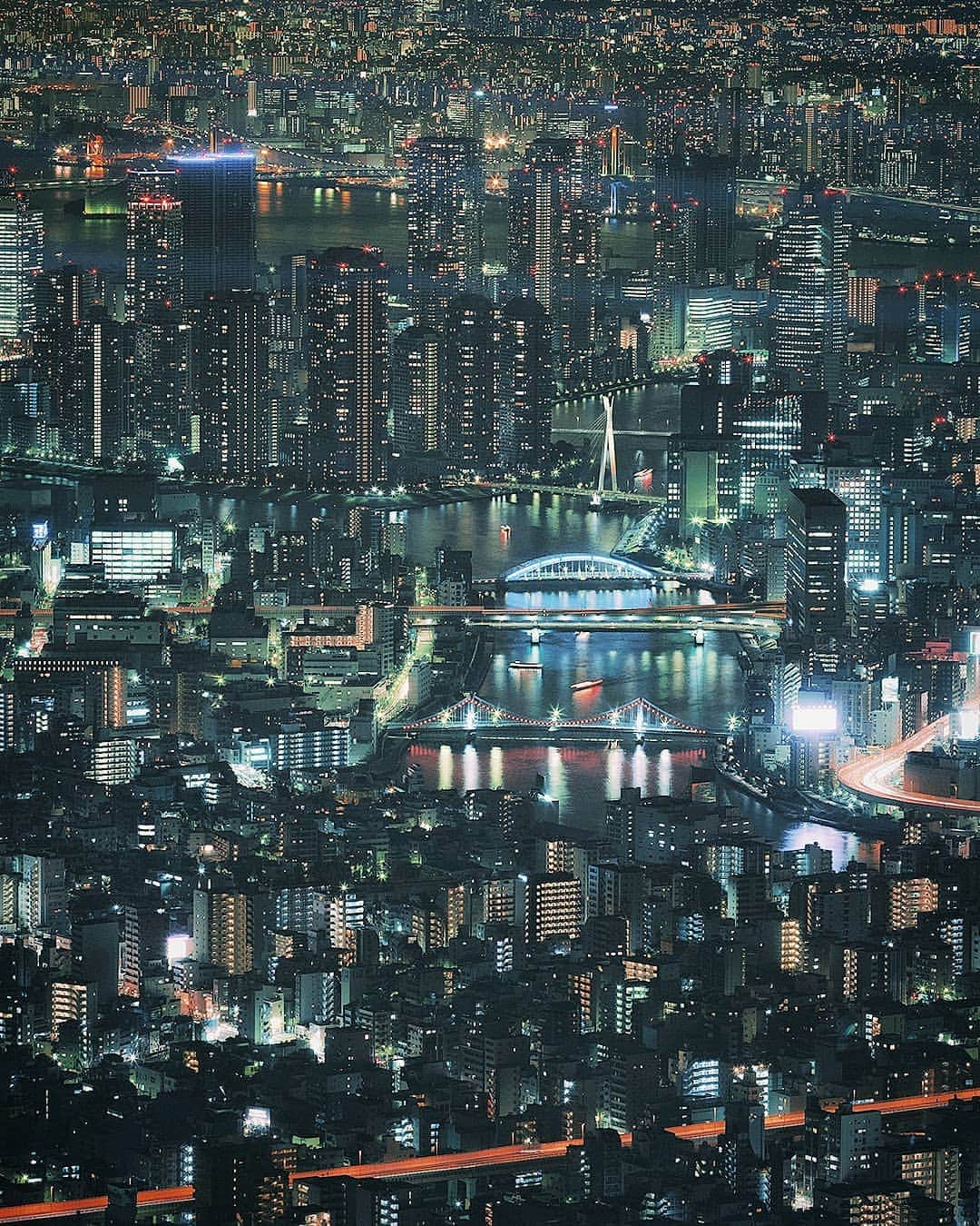 Berlin Tokyoさんのインスタグラム写真 - (Berlin TokyoInstagram)「Tokyo night. . . . #hellofrom #tokyo  #japan」8月24日 22時10分 - tokio_kid