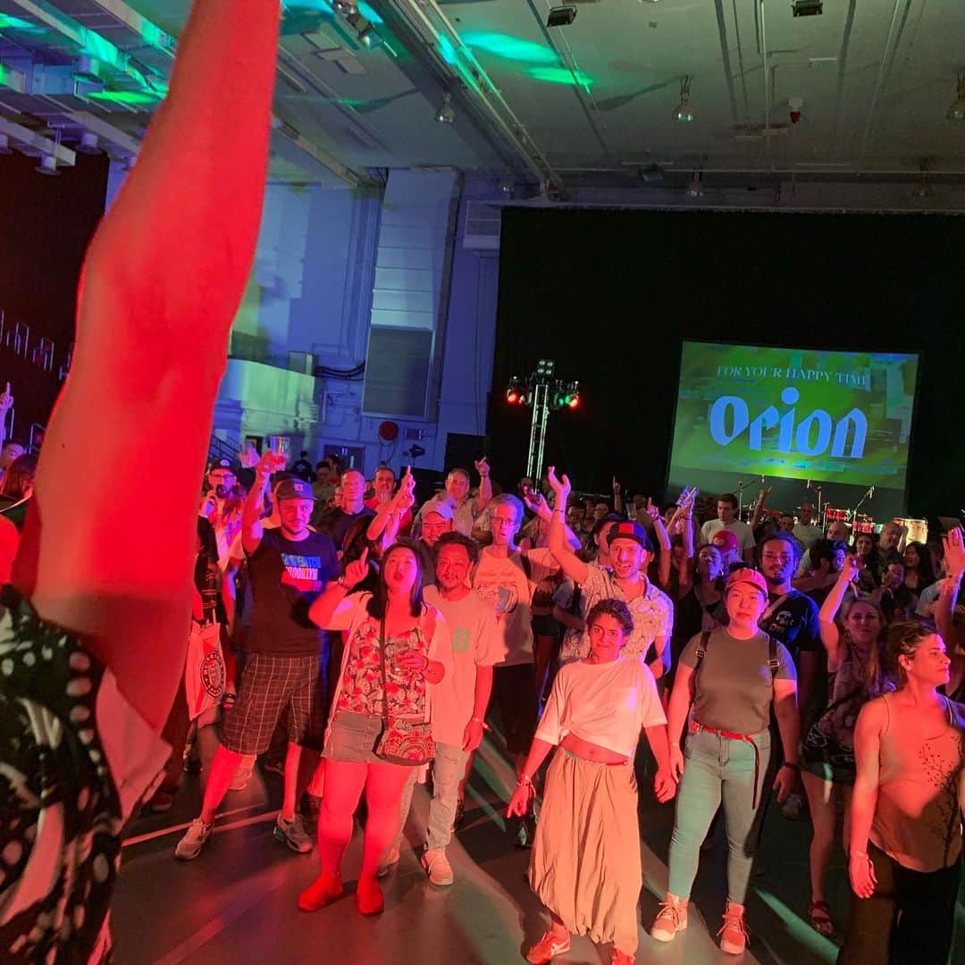 MIGHTY CROWNのインスタグラム：「#Hongkong #vibes maaad Thanks for having us! #mightycrown #soundsystem It was such a pleasure to introduce #reggae and #dancehall to these people  香港🇭🇰 でやれた事は 誇りで 光栄です ありがとう！ 音楽は最高よ！」