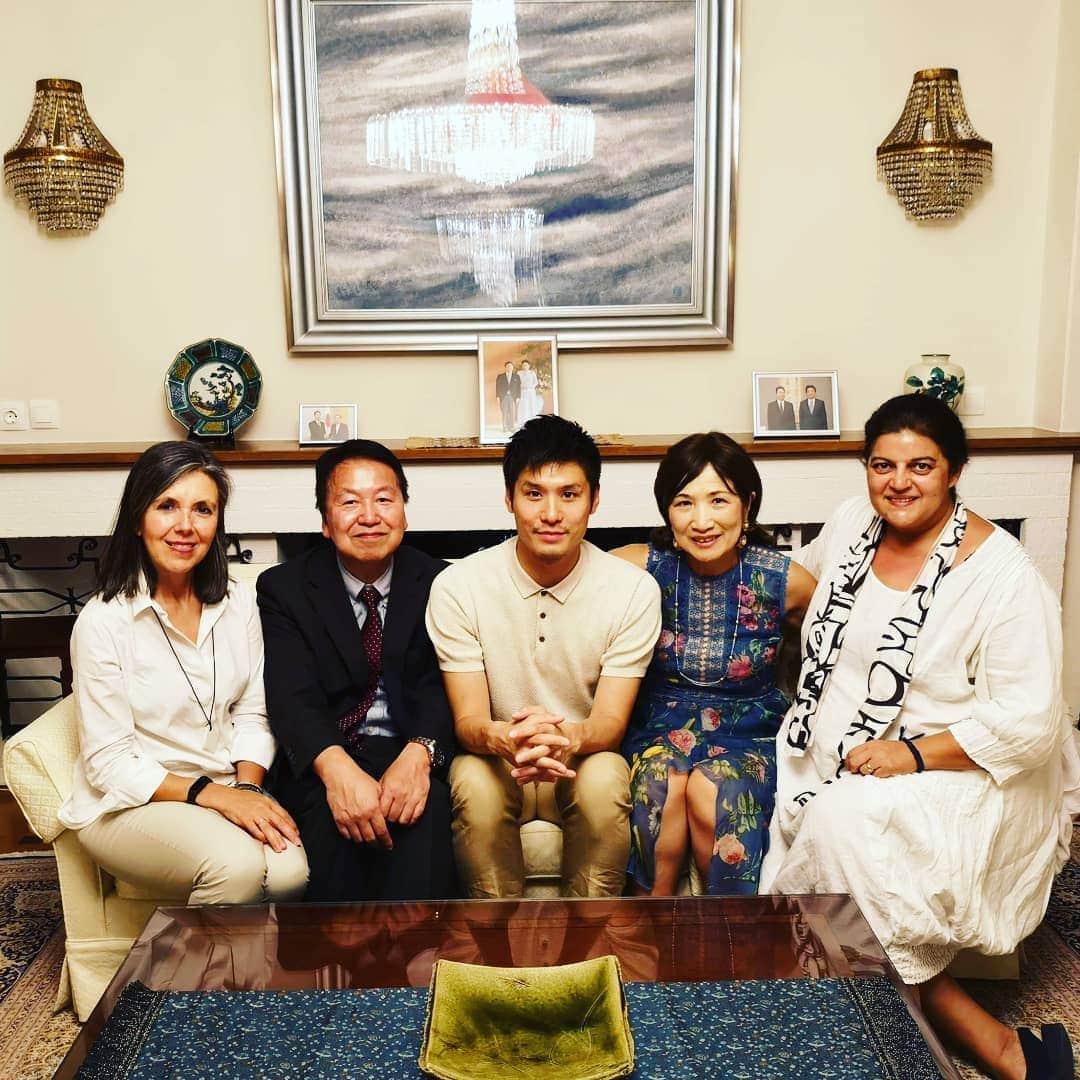 梅川壱ノ介（舞踊家）のインスタグラム：「𝓡𝓮𝓬𝓮𝓹𝓽𝓲𝓸𝓷 𝓓𝓲𝓷𝓷𝓮𝓻 ￣￣￣￣￣￣￣￣￣￣￣￣￣￣￣￣￣￣￣￣￣￣ ギリシャの清水大使よりレセプションディナーを開いて頂きました  本当に楽しい夜を過ごしました  ありがとうございました  #梅川壱ノ介  #ギリシャ #大使館」