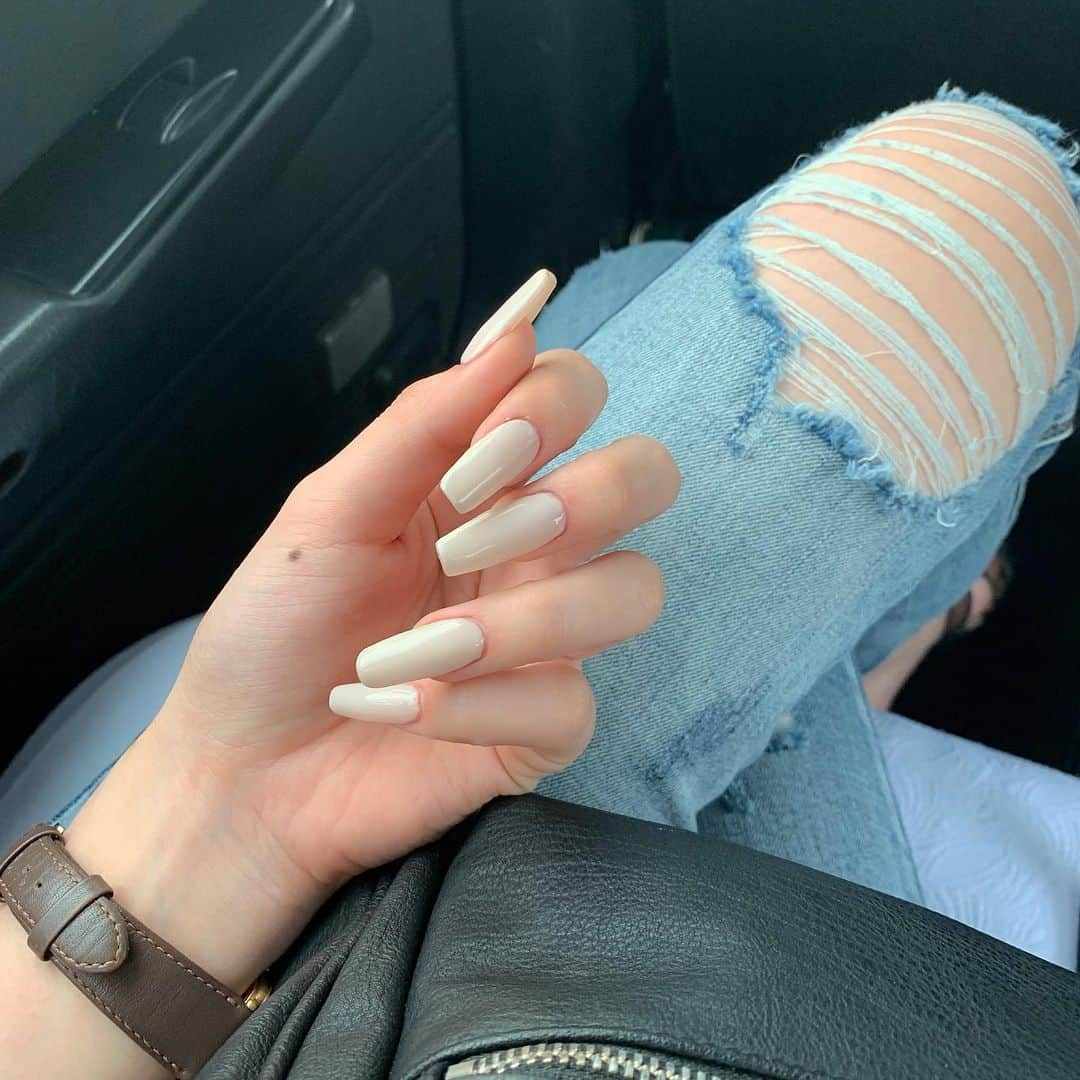 あきのインスタグラム：「. にゅう。 この色かーわいい🥺 . #nail」