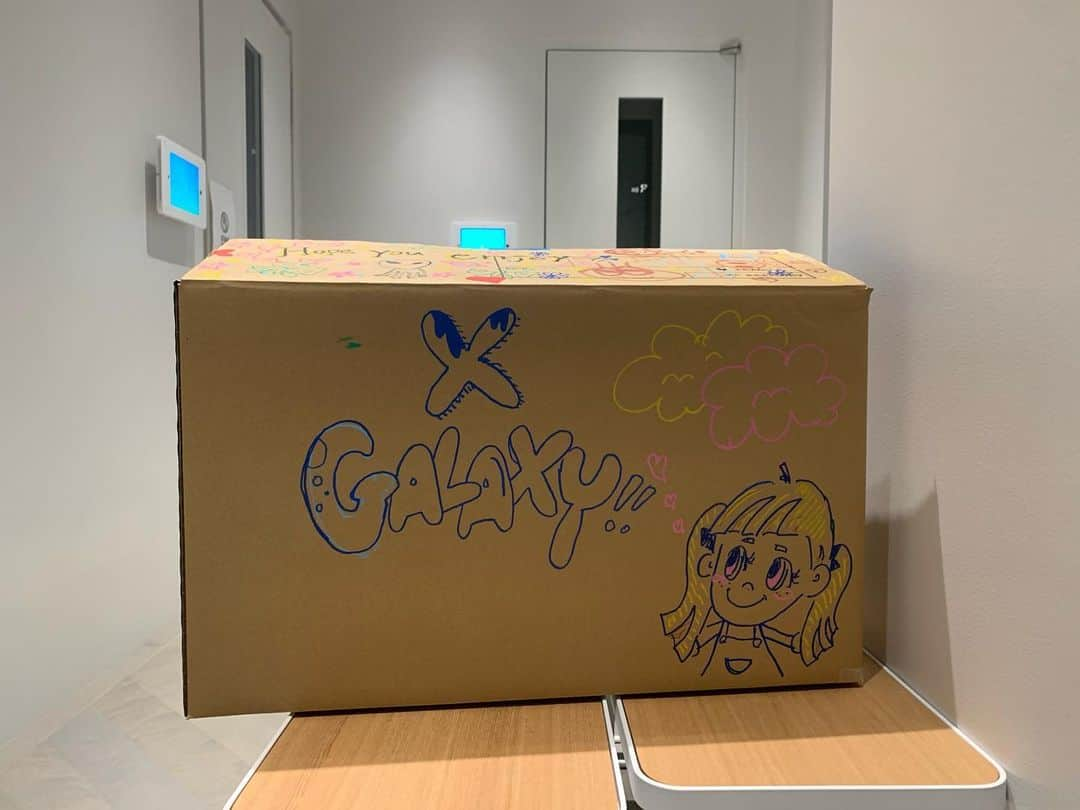 サイモン さんのインスタグラム写真 - (サイモン Instagram)「📦👽👽👽👽👽👽👽👽👽👽」8月24日 22時58分 - simonjakops