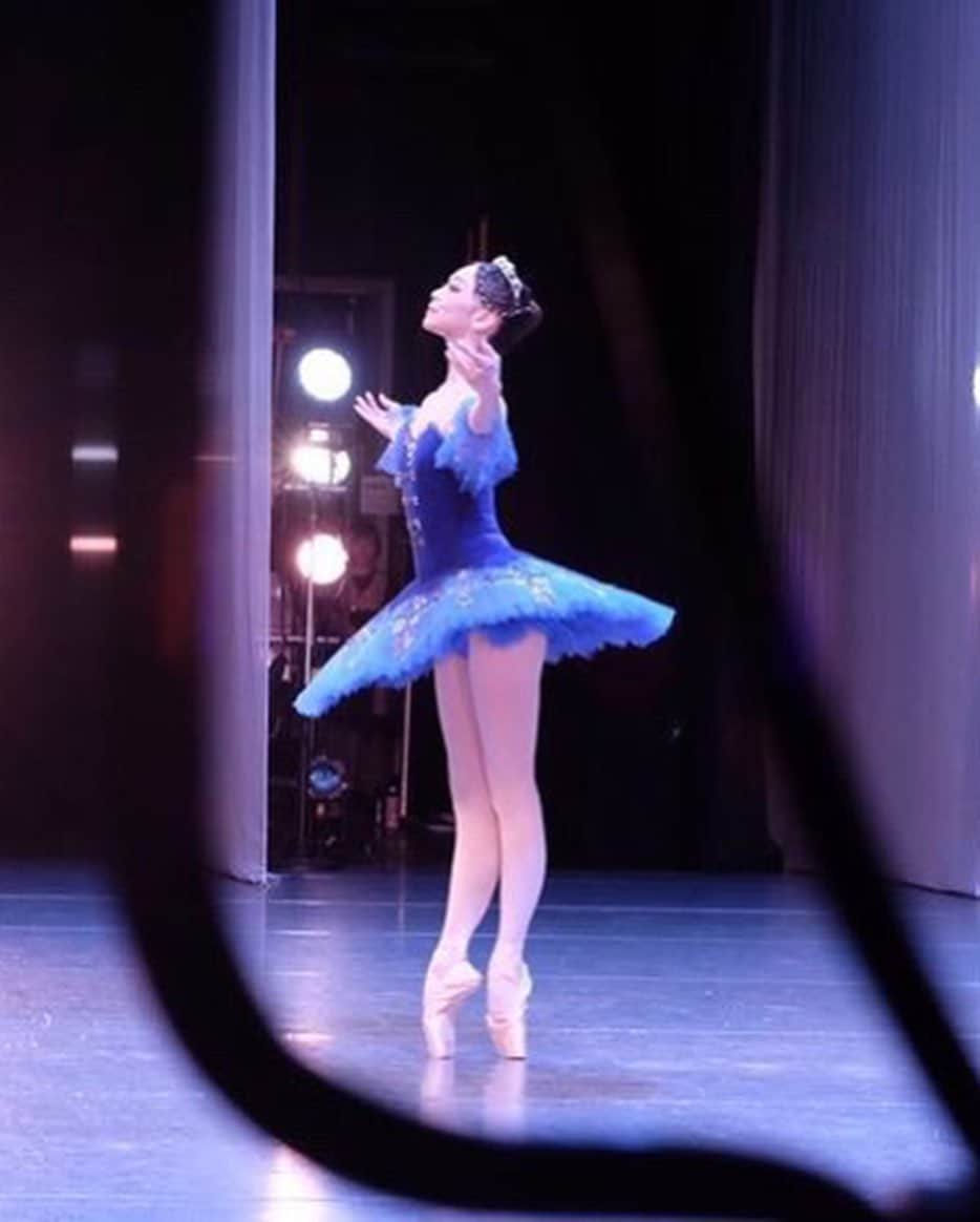 上野水香さんのインスタグラム写真 - (上野水香Instagram)「#めぐろバレエまつり ガラ公演終わりました❣️ご来場いただいた皆様ありがとうございました😊 #ライモンダ とっても好きです。いつか全幕やってみたい、、と昔から願っている作品です。。 明るい雰囲気のガラ公演で、楽しく踊らせていただきました(*´-`)」8月24日 23時09分 - mizukaueno