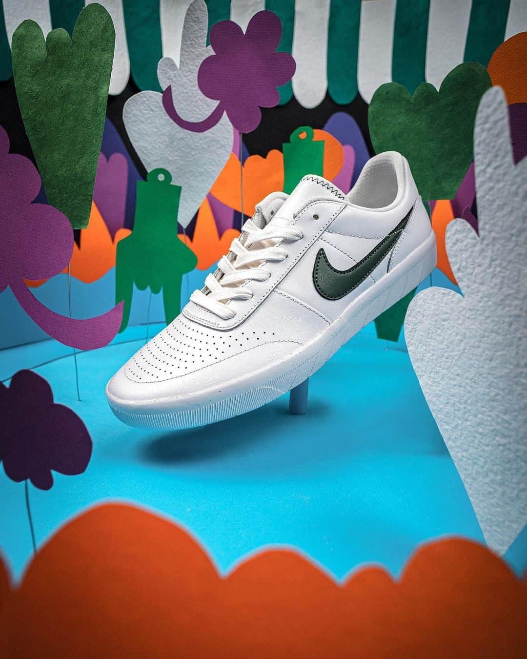 Nike Skateboardingさんのインスタグラム写真 - (Nike SkateboardingInstagram)「The Team Classic by @guymariano.  Available today in skate shops.」8月24日 23時16分 - nikesb