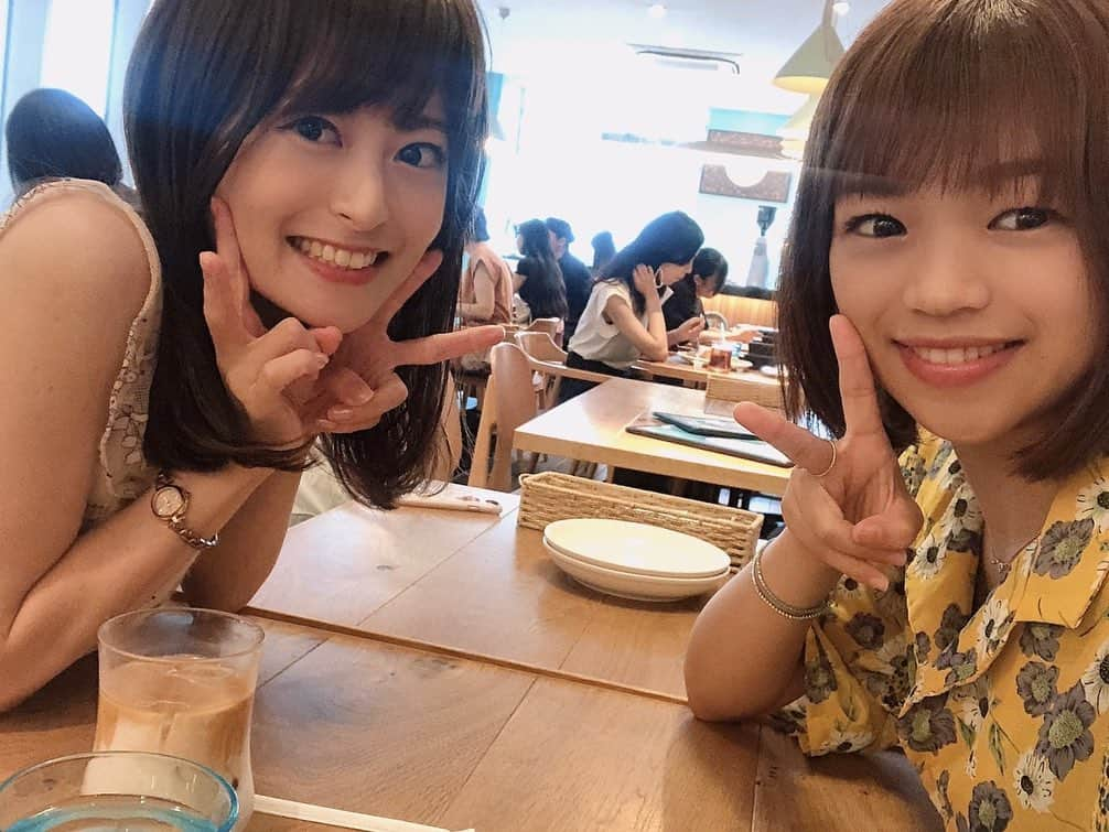 怜花さんのインスタグラム写真 - (怜花Instagram)「この間茉奈ちゃんと久しぶりに会えたᕙ( ˙-˙ )ᕗ♡︎♡ ・ ふわっふわのとろけるオムライスとふわっふわのとろけるパンケーキ食べました✨ パンケーキ撮ったのに保存できてなかったー！🥞🥺 ・ 会えて嬉しかった😊❤️ ありがとう🌼 #BsGirls」8月24日 23時26分 - reika_0419