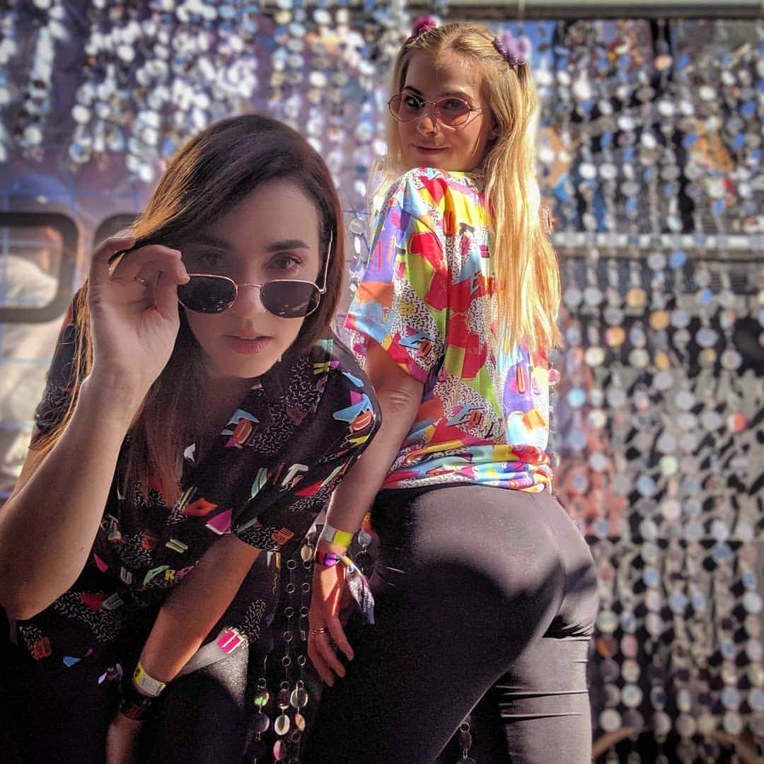 Rose Dixさんのインスタグラム写真 - (Rose DixInstagram)「Living my best pride! My @boohoo shirt is such a lesbian power move. #lovewithoutlimits #Ad #manchesterpride」8月24日 23時26分 - roseellendix