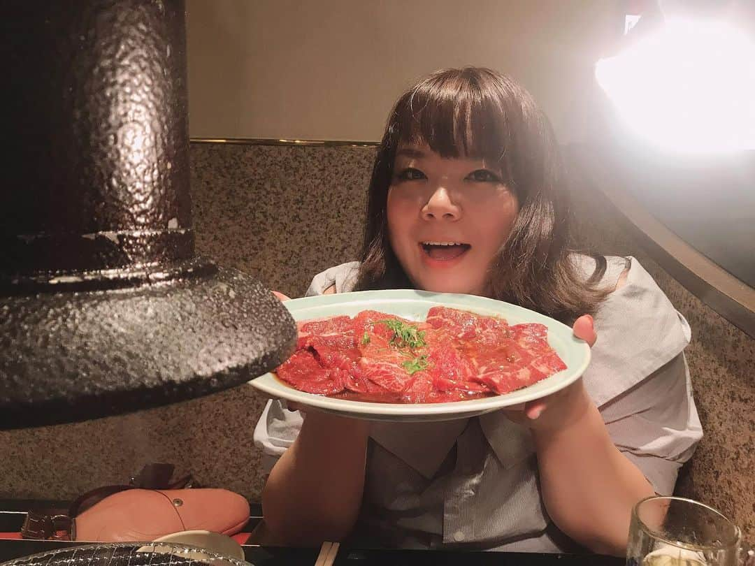 堀川絵美さんのインスタグラム写真 - (堀川絵美Instagram)「肉女。 #なんば元町のソウル #どれも美味しいけど #ここのイカ焼きがすごく好き #新町の半蔵 #焼きもしゃぶしゃぶもすき焼きも最高 #りか子ママいつもご馳走さまです #なんばのニュー松坂 #お昼から贅沢すぎた #えびたち起立してるよかわいい」8月24日 23時22分 - horipis