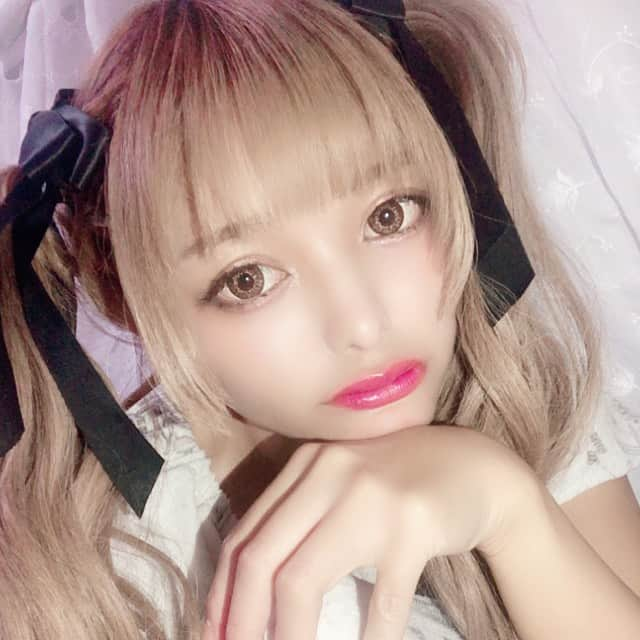 うさたにパイセンさんのインスタグラム写真 - (うさたにパイセンInstagram)「. 私よりあの子が好きなんでしょ？  私のことだけ考えてよ。  #うさぎ #メンヘラ #薬 #病みかわ #毎日が別人」8月24日 23時35分 - usatanipaisen1215