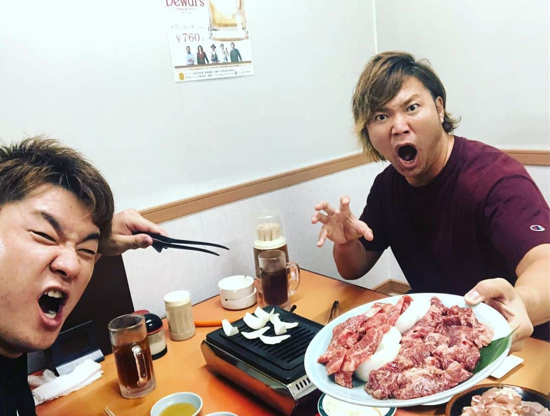 青柳優馬さんのインスタグラム写真 - (青柳優馬Instagram)「大将が珍しくヘコんでいました。  でもカメラを向ければこの通り最高の表情をしてくださるのでたぶん大丈夫かと」8月24日 23時31分 - yuma_aoyagi