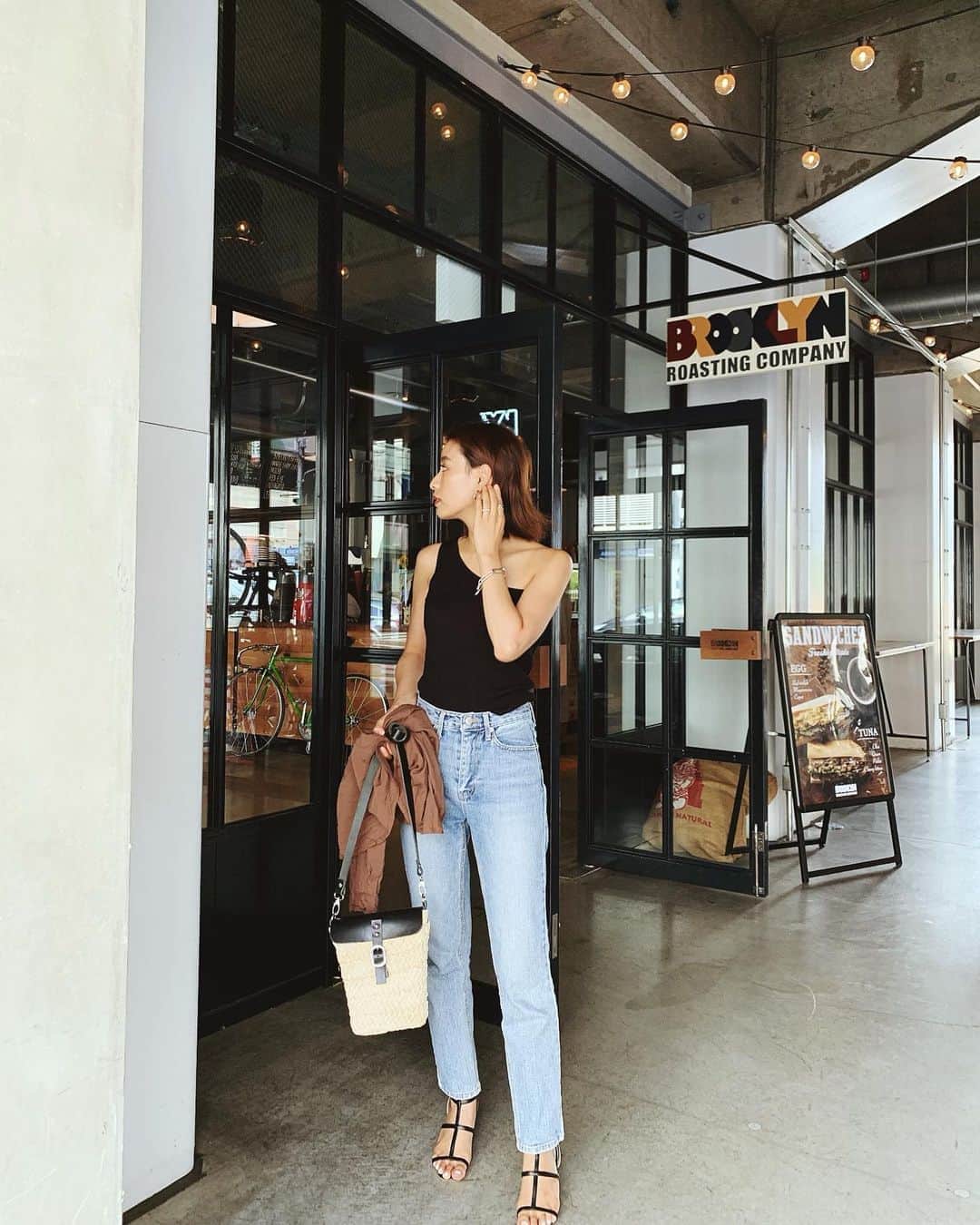 のインスタグラム：「. ちょっと前のターザン🖤 中にノースリのトップス とかTシャツきても合いそう😍 . #とりあえず#暑い#最近 #fifth#fifthtl#フィフス #ワンショルダーリブタンクトップ」