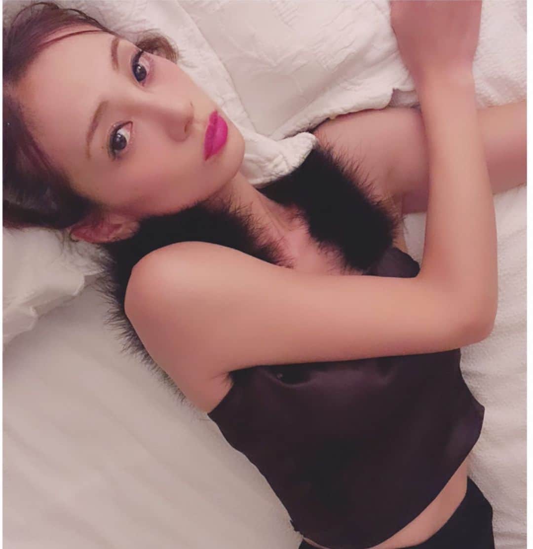 のインスタグラム：「明日ココトレクラス16:30〜あります♥️ お盆お休みしてた子もリスタート✨✨クラスは誰でも参加出来るので受けてみたい子はDM下さい☺️💓 ・ ・ #ココトレ #毎週日曜16:30から #バレエエクササイズ #誰でも参加OKです😋 #木下ココ」