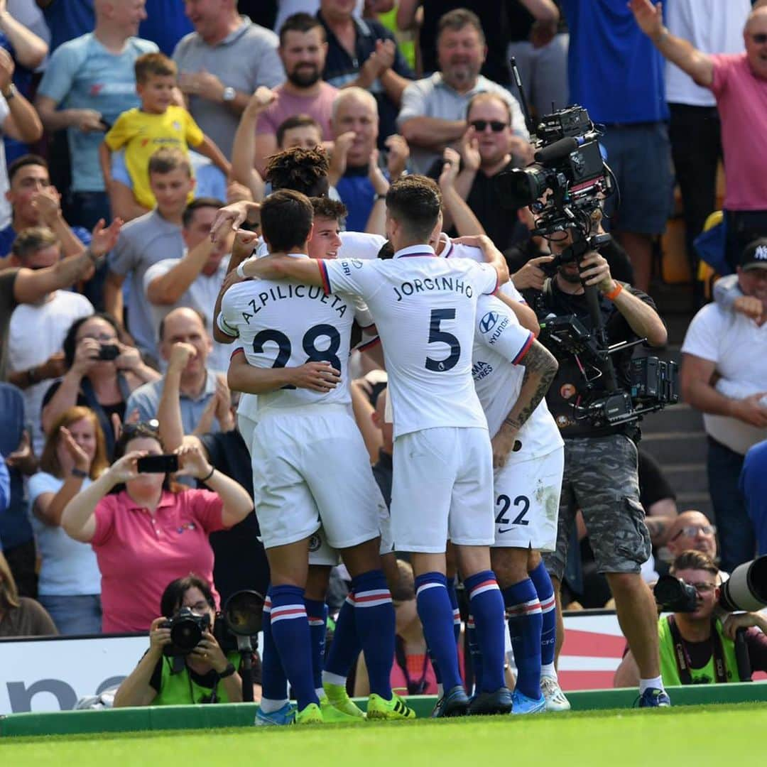 セサル・アスピリクエタさんのインスタグラム写真 - (セサル・アスピリクエタInstagram)「Great team spirit! We go for more! 💪💙 Support was class 🙌🏻🔥 #CFC」8月25日 0時28分 - cesarazpi