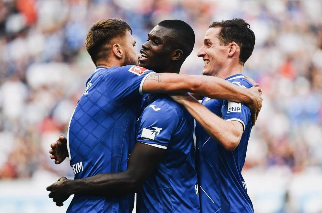 TSG1899ホッフェンハイムさんのインスタグラム写真 - (TSG1899ホッフェンハイムInstagram)「3️⃣:2️⃣ THAT HOME WIN FEELING!!! #TSGSVW」8月25日 0時33分 - tsghoffenheim