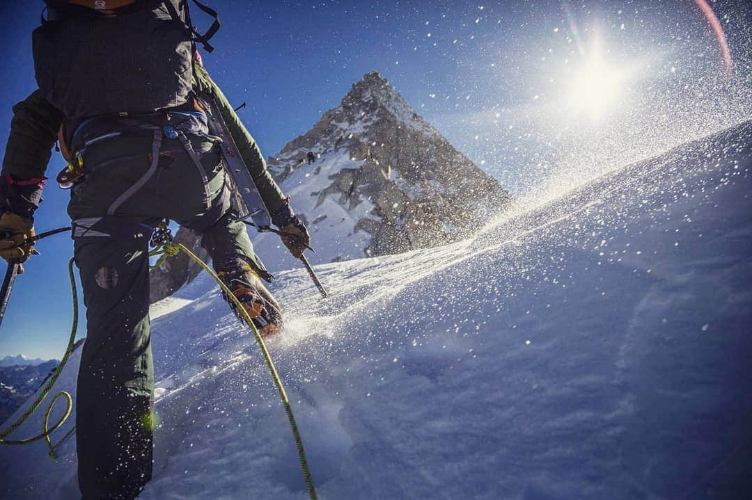 Cory Richardsさんのインスタグラム写真 - (Cory RichardsInstagram)「Getting a start on the weekend like…  Seen here: @renan_ozturk on our attempt to summit Hkakabo Razi, Southeast Asia’s tallest mountain.  Shot #onassignment for #natgeo Magazine: “How A Remote Peak in Myanmar Nearly Broke an Elite Team of Climbers”  #mountains #adventure #travel #culture #asia #burma #climbing #alpinism #myanmar」8月25日 0時53分 - coryrichards