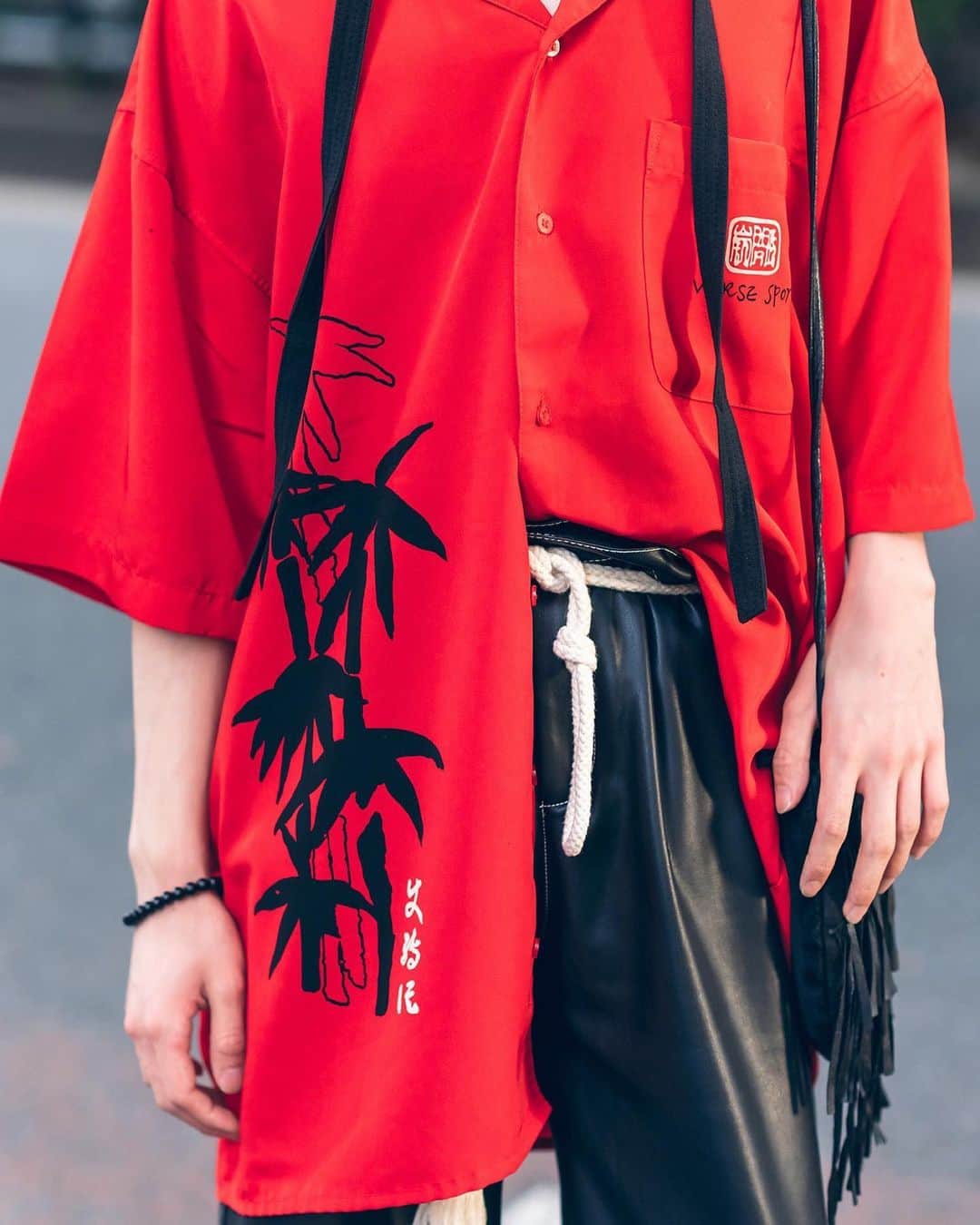 Harajuku Japanさんのインスタグラム写真 - (Harajuku JapanInstagram)「18-year-old Japanese fashion designer and aspiring rapper Kaichi (@kaichisuzuki) on the street in Harajuku. He’s wearing a tiger print shirt with a Zara bucket hat, Zara faux leather pants, a vintage fringe bag, and H&M heeled boots.」8月25日 0時46分 - tokyofashion