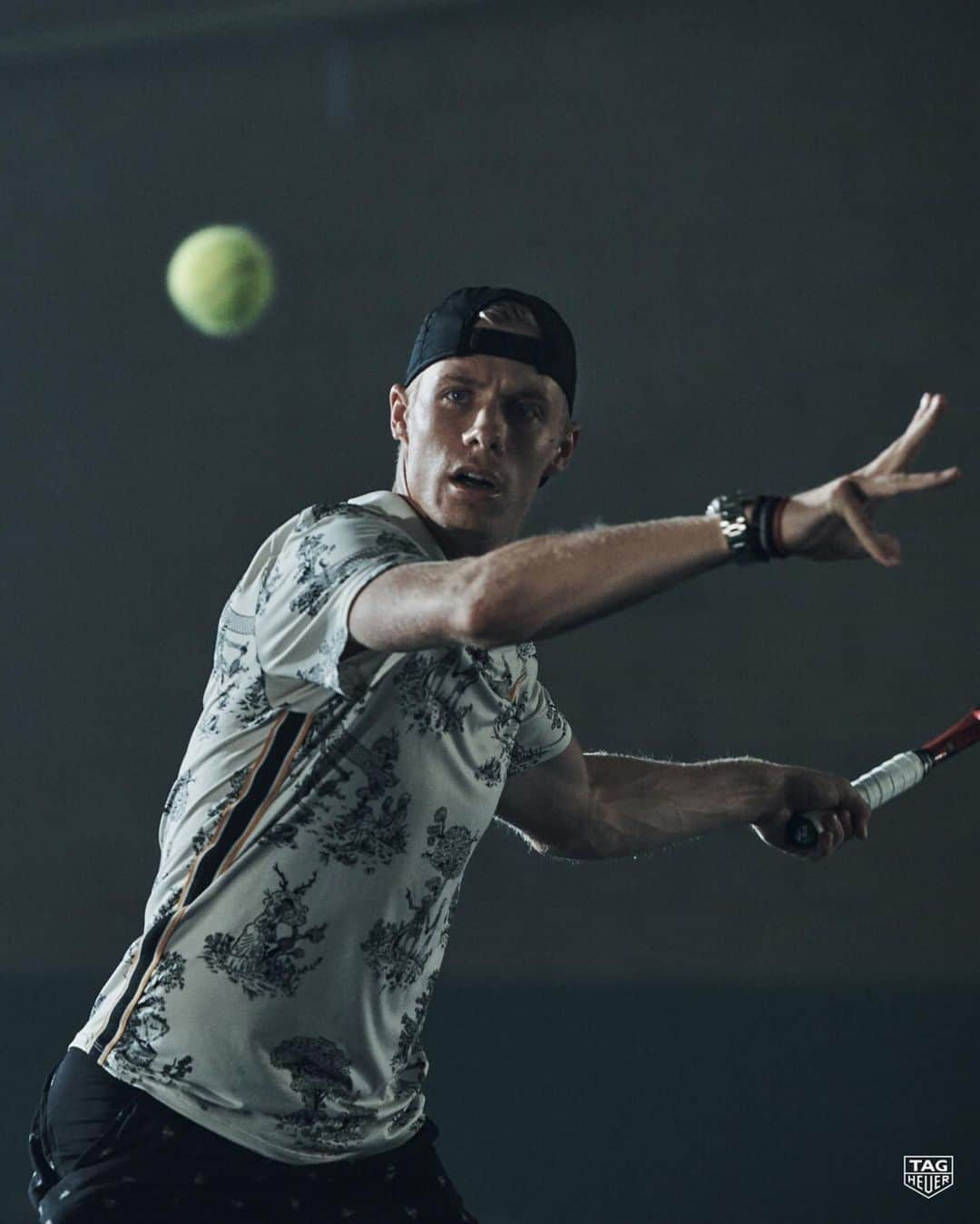 タグ・ホイヤーさんのインスタグラム写真 - (タグ・ホイヤーInstagram)「We know it’s perseverance that makes the player, not age @denis.shapovalov @alexdeminaur #DontCrackUnderPressure  Discover more via the link in our bio.」8月25日 1時10分 - tagheuer