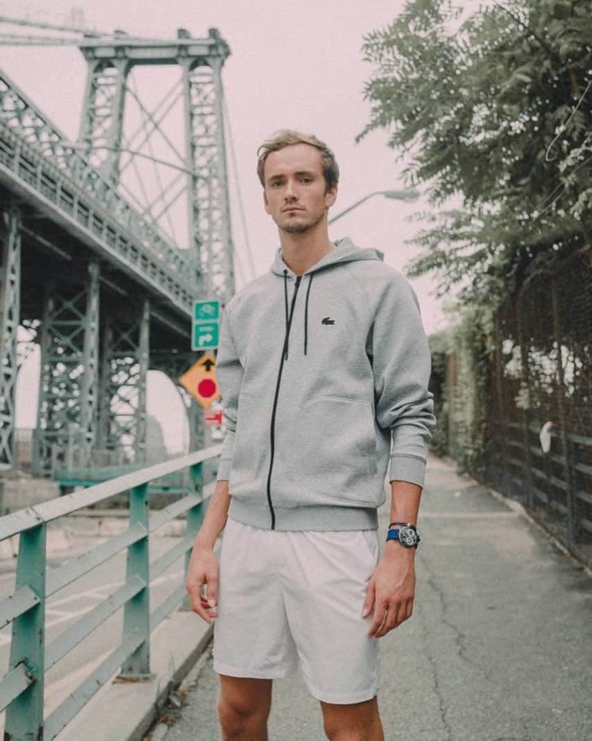 のインスタグラム：「Ready for New York 🗽🐊 #teamlacoste // Готов к Нью-Йорку 🗽🐊」