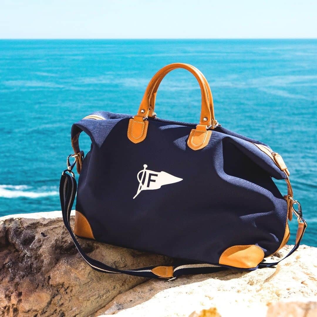 ファッソナブルさんのインスタグラム写真 - (ファッソナブルInstagram)「Check out the ultimate Façonnable canvas weekend bag with leather details in store and online now! #Faconnable #FrenchRiviera #NewCollection #WeekendBag #Monaco」8月25日 1時30分 - faconnable