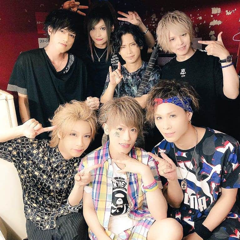 のインスタグラム：「8/23渋谷スターラウンジ！ 「たけしを仕方なく祝う日2019」 GTBサポートでした！！！ お祝いライブ参加することができて良かったー！！！ たけしくんおめでとう🎁🎂 #GTB #誕生日 #お祝い  #ライブ #渋谷スターラウンジ」