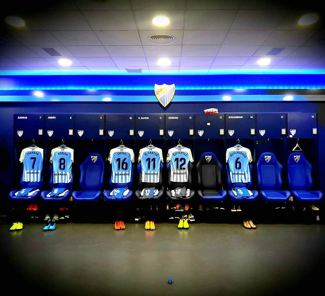 マラガCFさんのインスタグラム写真 - (マラガCFInstagram)「😍 Todo listo para volver 💙 . #LaLigaSmartBank #MálagaLasPalmas⚽️」8月25日 1時56分 - malagacf