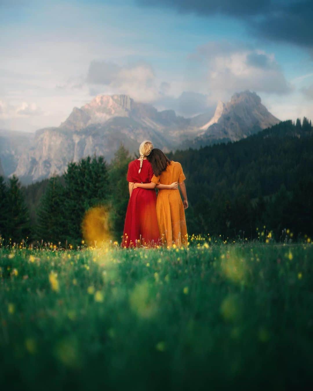 Simone Bramanteのインスタグラム：「{ Don't leave me alone } • Take me to see the wonder that Nature has created up there in the mountains. You know, we are a part of this.  Here a series made for @flordecana_en about how little it takes to feel the thrill of living if with the right company.」