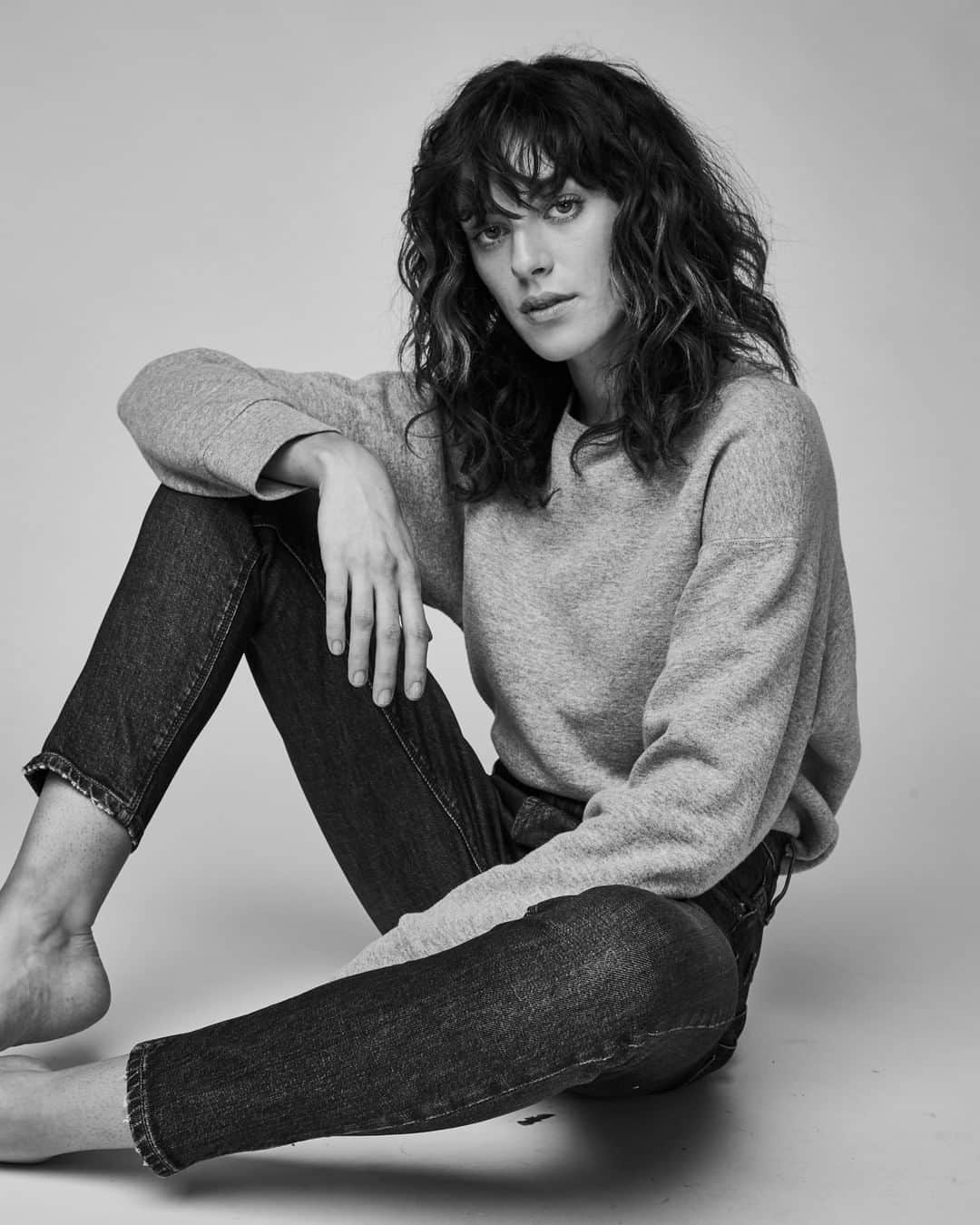 ハドソンのインスタグラム：「Easy does it. #HudsonJeans」