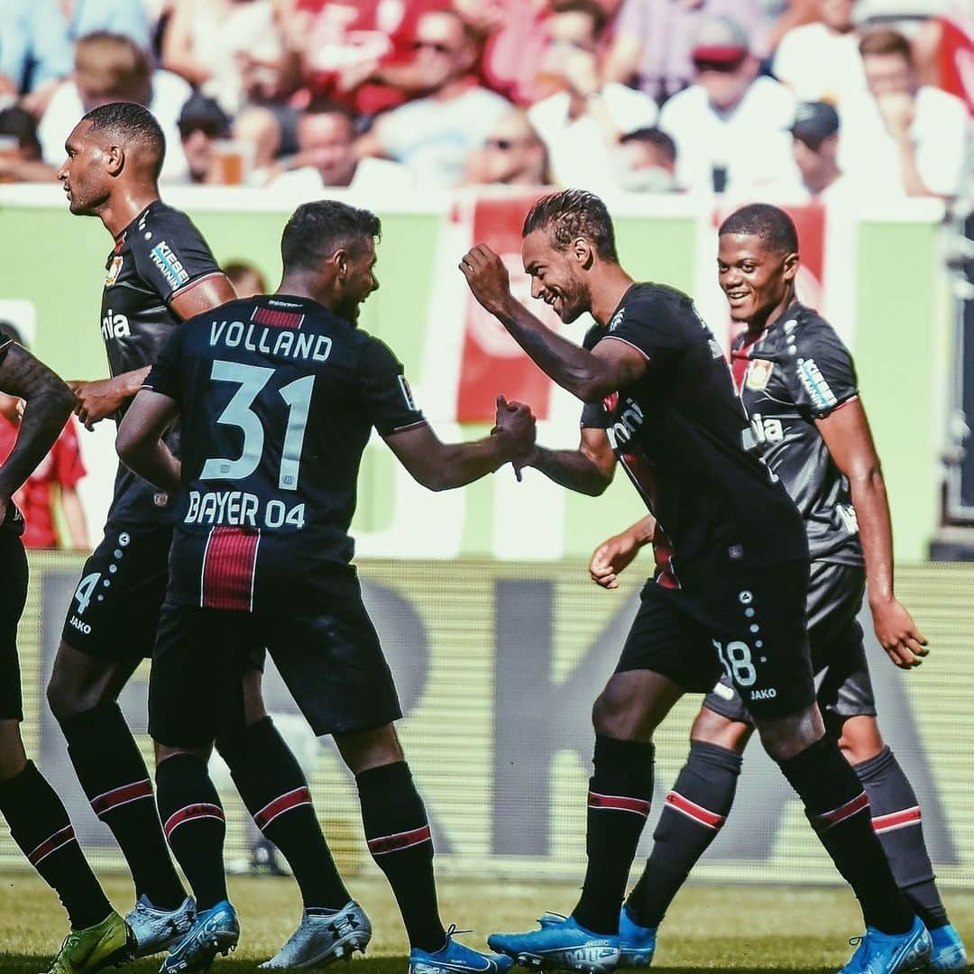 カリム・ベララビのインスタグラム：「3 points / great fans / great team ✅」