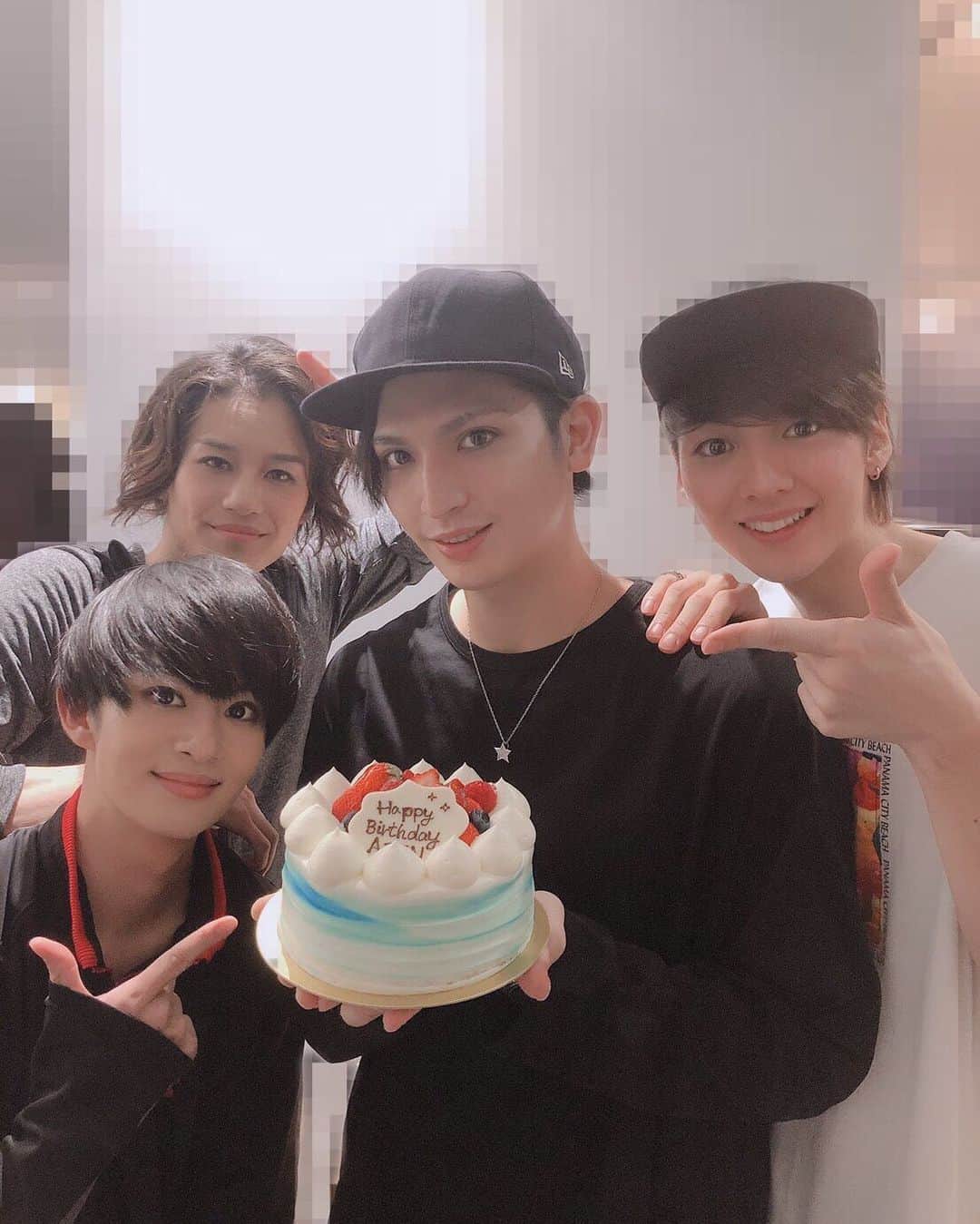 小波津亜廉のインスタグラム：「[24/8/19] Allen got to celebrate his birthday on stage, on the tenth day of StarMyumyu performances! It was a lovely and pleasant surprise! ⠀⠀⠀ ⠀ #kohatsuallen ⠀⠀⠀ ⠀ Source: Allen’s twitter」