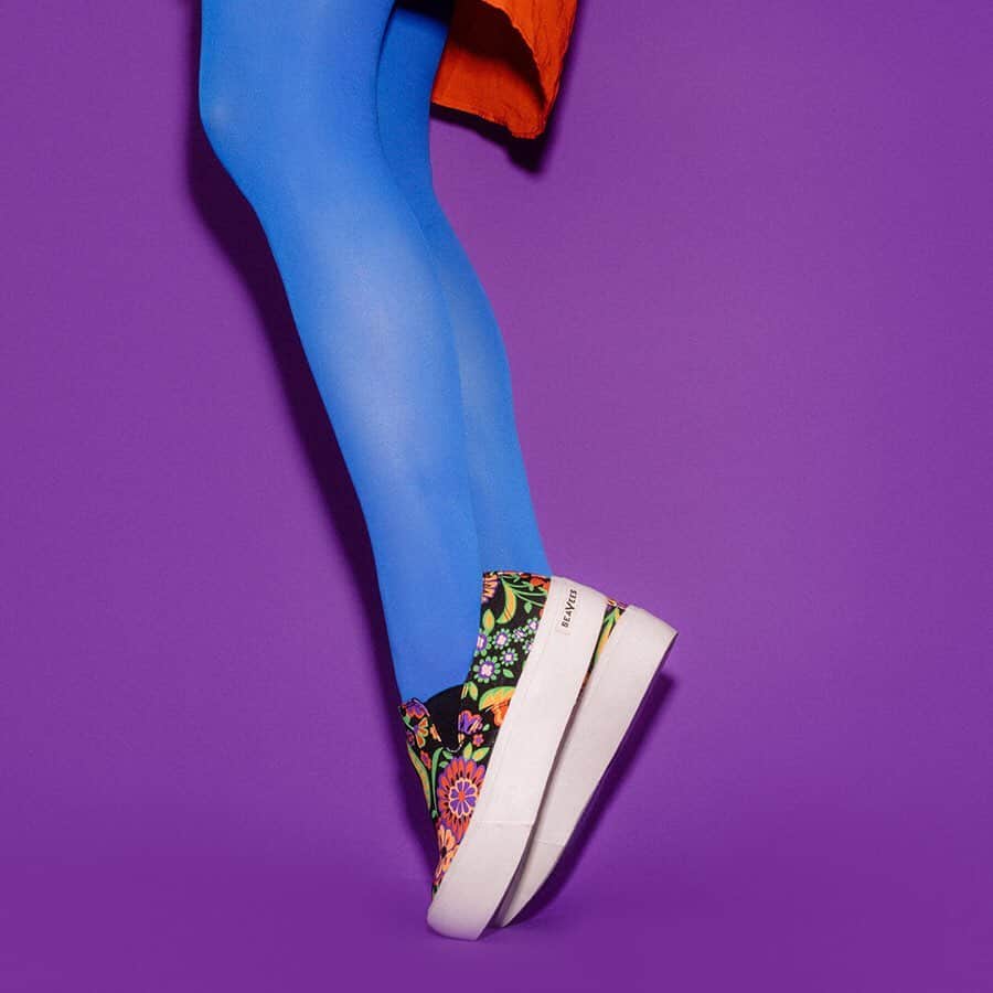 シービーズのインスタグラム：「💥GIVEAWAY💥 To celebrate the launch of our Liberty Collection we’re offering the chance to win a pair of these bad boys for yourself. Here’s how it’s going to work: 1. Like this photo 2. Tag two friends 3. Everyone tagged must follow @seavees 4. Comment down below ⤵️ letting us know your weekend plans. Oh and GOOD LUCK! Giveaway closes Monday at midnight PST. #giveaway #seavees」