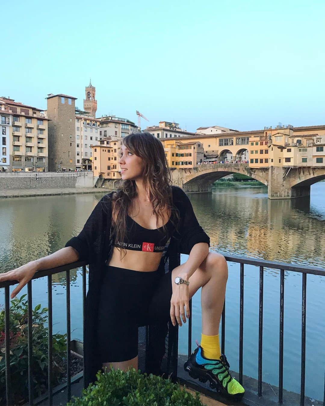 アンジェリーク・アバチキナさんのインスタグラム写真 - (アンジェリーク・アバチキナInstagram)「Florence ft. Ponte Vecchio ⚜️🇮🇹 #florence #italy #firenze #florenceitaly #pontevecchio #vecchio #summer #vacation #calvinklein #beautifulview #river」8月25日 3時40分 - icesmurfette