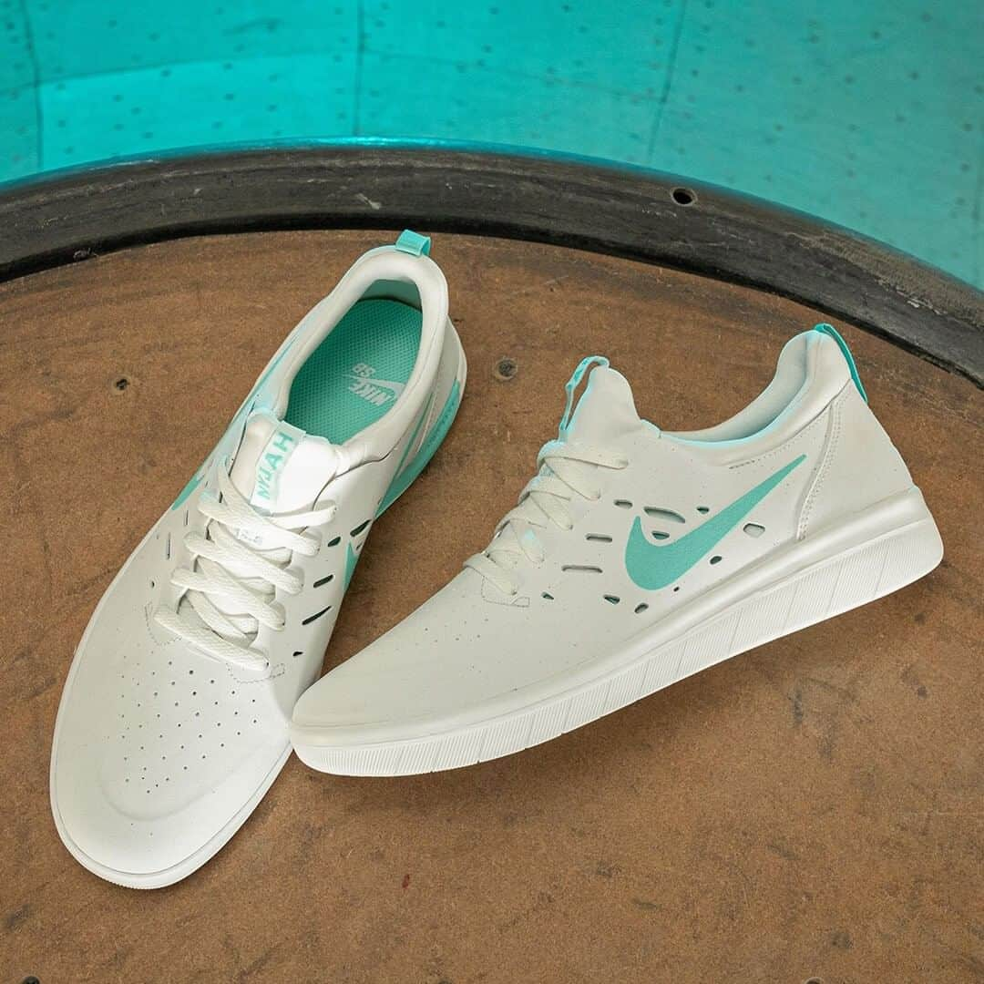 zumiezさんのインスタグラム写真 - (zumiezInstagram)「Exclusive tiffany blue @nikesb @nyjah💎」8月25日 4時01分 - zumiez