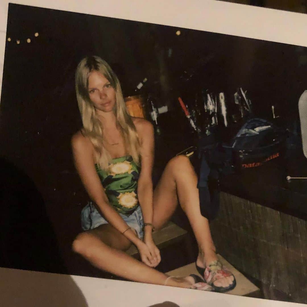 Marloes Horstのインスタグラム：「🍹🌴 cocktails and sandals」
