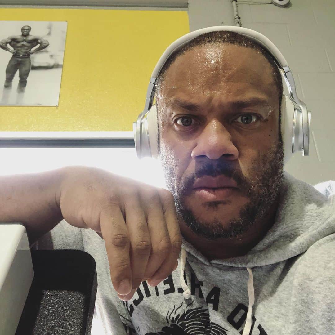 Phil Heathのインスタグラム：「Leg Day Vibes! #PhilHeath #7xMrOlympia #PhilHeathLabs #DreamKiller #GiftedAthletics #TheHeroVillian #TheGift #MuzikConnect #Lux」
