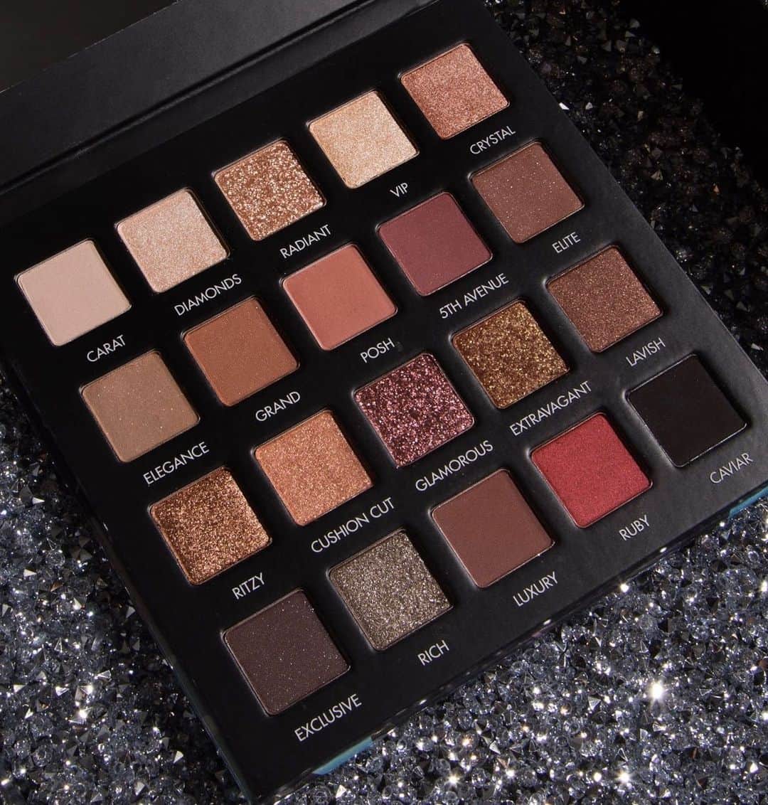LORACさんのインスタグラム写真 - (LORACInstagram)「20 artist-approved shades in 3 exquisite formulas (our NEW Diamond Shine+our original PRO matte & shimmer) await in our NEW LUX Diamond Palette now available @ultabeauty, ULTA.com & LORAC.com 💎✨ have you treated yourself to the LUX experience yet? Let us know in the comments! 💞 #LORAC #LORACLUXDiamond #LORACCosmetics #ULTA #ULTABeauty」8月25日 4時55分 - loraccosmetics