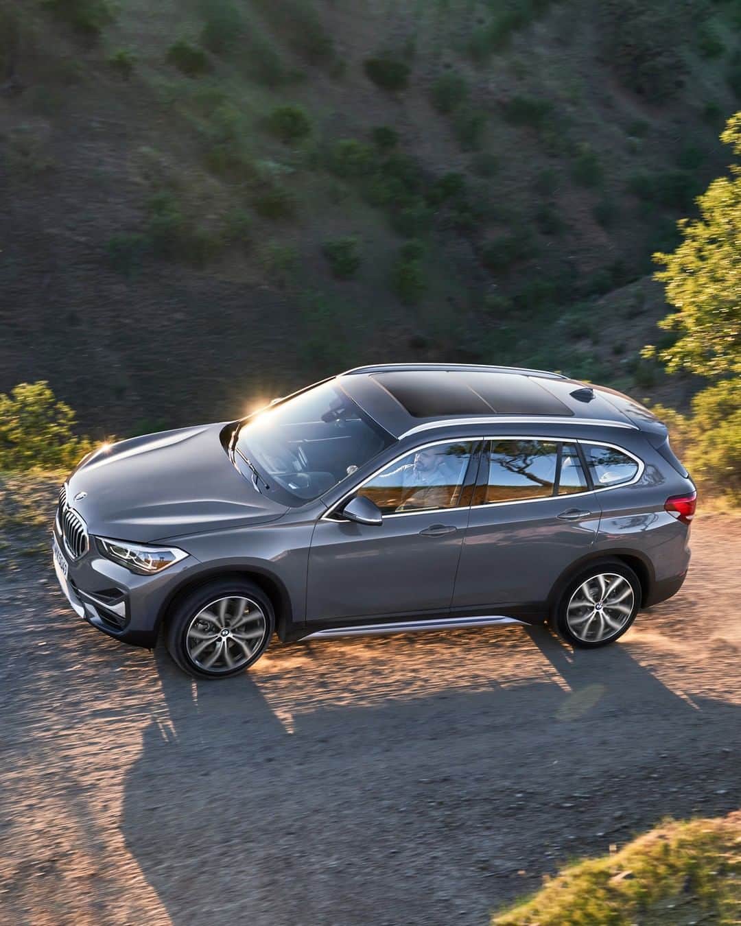 BMWのインスタグラム：「Travel the world and the seven seas. The new BMW X1. #TheX1 #BMW #X1」