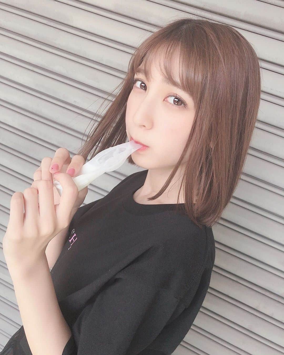 松岡菜摘のインスタグラム：「. . パピコだいすきマン、、 . #papico #icecream  #パピコ #アイス #夏」