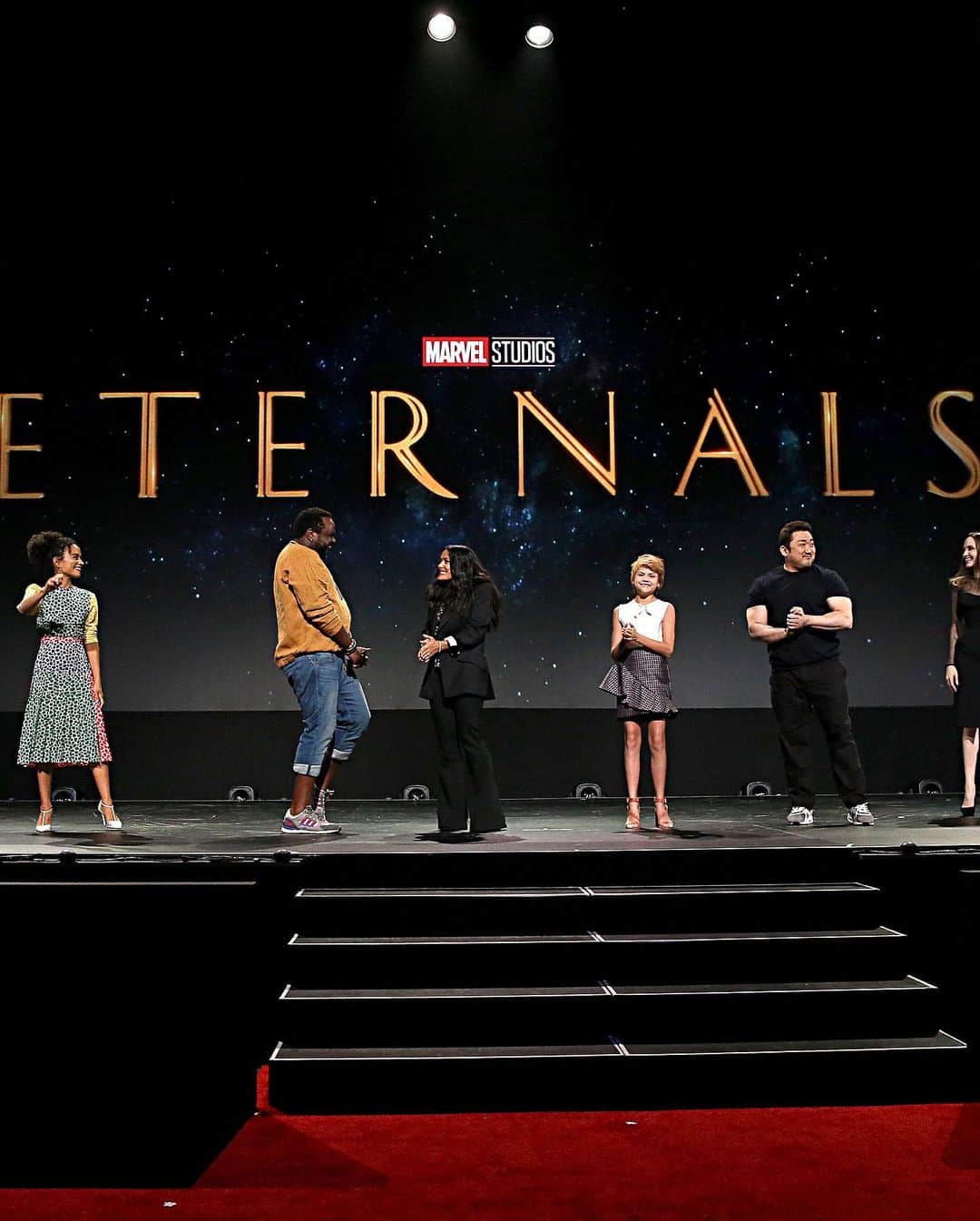 Just Jaredさんのインスタグラム写真 - (Just JaredInstagram)「The cast of Marvel’s “Eternals” attended D23 to announce some exciting new casting and unveil character concept art. Tap this photo at the link in bio for everything you need to know. #Eternals #AngelinaJolie #RichardMadden #LaurenRidloff #KumailNanjiani #SalmaHayek #BrianTyreeHenry #BarryKeoghan #DonLee #LiaMcHugh Photos: Getty」8月25日 14時37分 - justjared