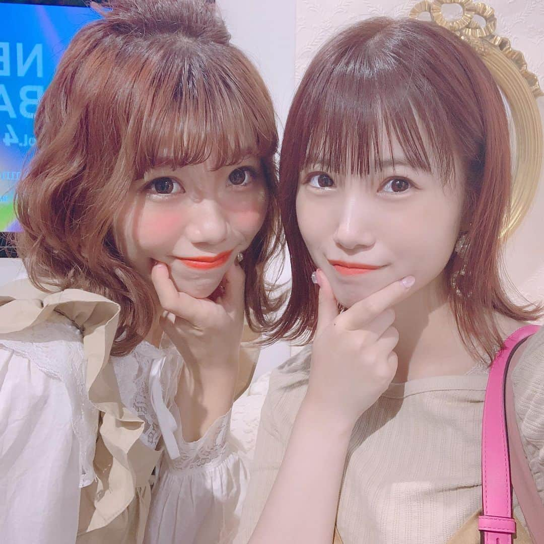 朝長美桜さんのインスタグラム写真 - (朝長美桜Instagram)「まみちゃんと一緒に﻿ @__treat.urself__  popupへ行ってきたよ🥰﻿ ﻿ 秋服も可愛かったなぁ〜﻿ 全部欲しくなっちゃうもん🙈✨﻿ うなちゃんの世界観が溢れていて素敵でした🧚‍♀️﻿ ﻿ 初めましてのひなこちゃんにも﻿ お会いできて嬉しかったです😊﻿ お人形さんみたいだったよ😌✨﻿ ﻿ まみちゃん、一緒に行ってくれてありがとう❤︎﻿ 同い年なの✨話してて楽しいし可愛いくて癒される🧸﻿ ﻿ 凄く刺激を受けた1日でしたっ、！﻿ わたしも頑張らなきゃって心から思う！！﻿ 夢に向かって、可愛く生きていくぞ〜💗﻿ ﻿ #treatürself#あなたへのご褒美#トリート#ラフォーレ原宿#トリートユアセルフ」8月25日 14時47分 - miochan_0517