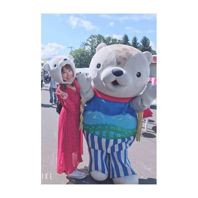 浅井未歩さんのインスタグラム写真 - (浅井未歩Instagram)「北海道マラソンの交通規制を甘く見ていた！ どこにいっても規制規制、中央区をぐるぐるぐるぐる。 このまま一生旭川に辿り着けないんじゃないかと思ったけどどうにかすり抜けてイベント間に合ったー！ 旭川ねむのきまつり！ CD行列ありがたや〜です🙏✨ あさっぴー コラボありがとう💛 これから打ち合わせして札幌帰りまーす！ 北海道マラソンランナーの皆様お疲れ様でした🙌🏃‍♂️✨ #わたしもいつか走りたい  #北海道マラソン  #あさっぴー」8月25日 15時29分 - asaimiho____24