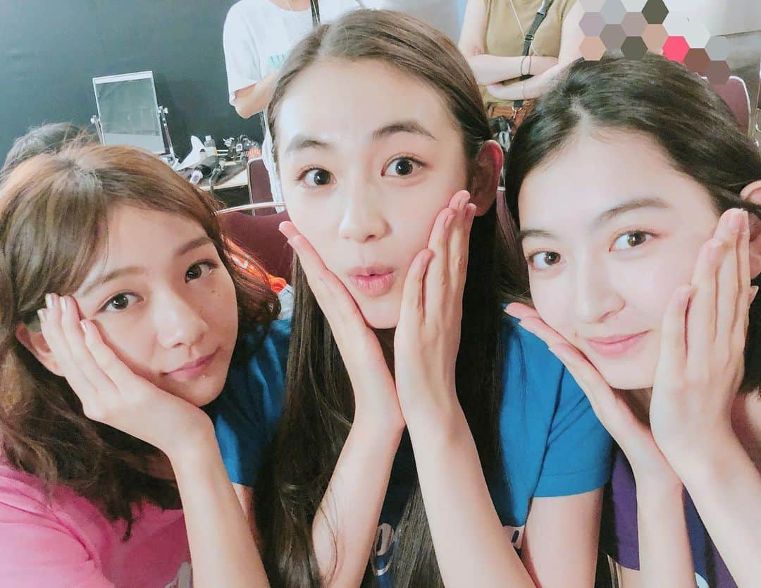 Seventeenさんのインスタグラム写真 - (SeventeenInstagram)「左から愛里、八木ちゃん、あっすー😚💕 . カメラを向けたら、3人でかわいくポーズを取ってくれたよ📸✨ . #夏の学園祭2019 #杉本愛里 #八木莉可子 #成田愛純 #後日STchannelで学園祭の動画が見れるよ #お楽しみに」8月25日 15時44分 - seventeenjp_mag