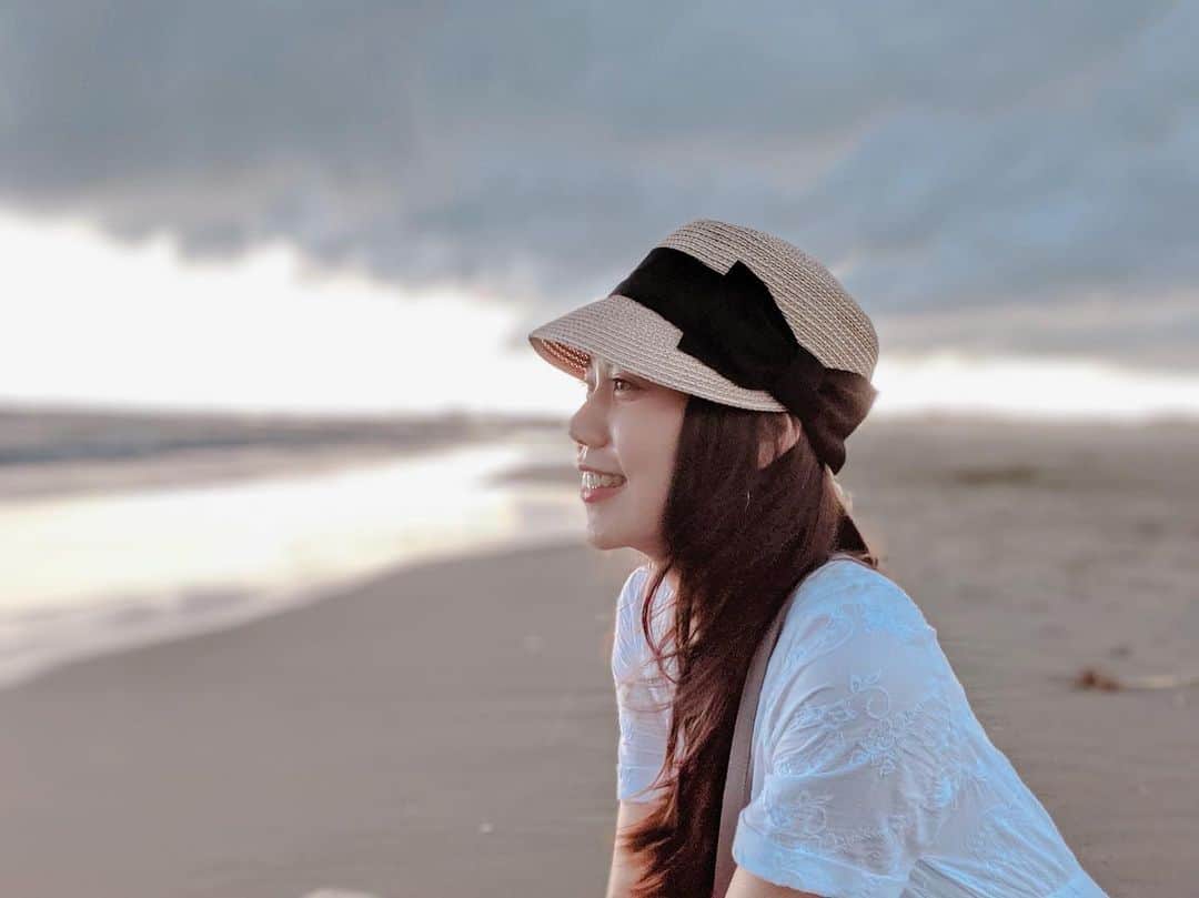 松山愛里のインスタグラム：「🌅 #この後ゲリラ豪雨#わたくし雨女です」