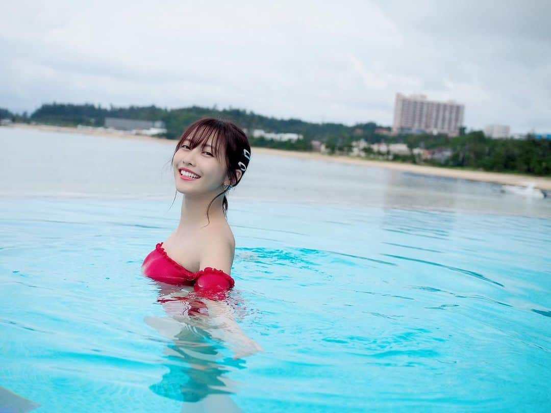 佐野ひなこさんのインスタグラム写真 - (佐野ひなこInstagram)「@chiemyyyyy と♡ 沖縄旅行♡ 天気はあまり良くなかったけど 沖縄最高ーーー！！」8月25日 15時51分 - hinako_sano