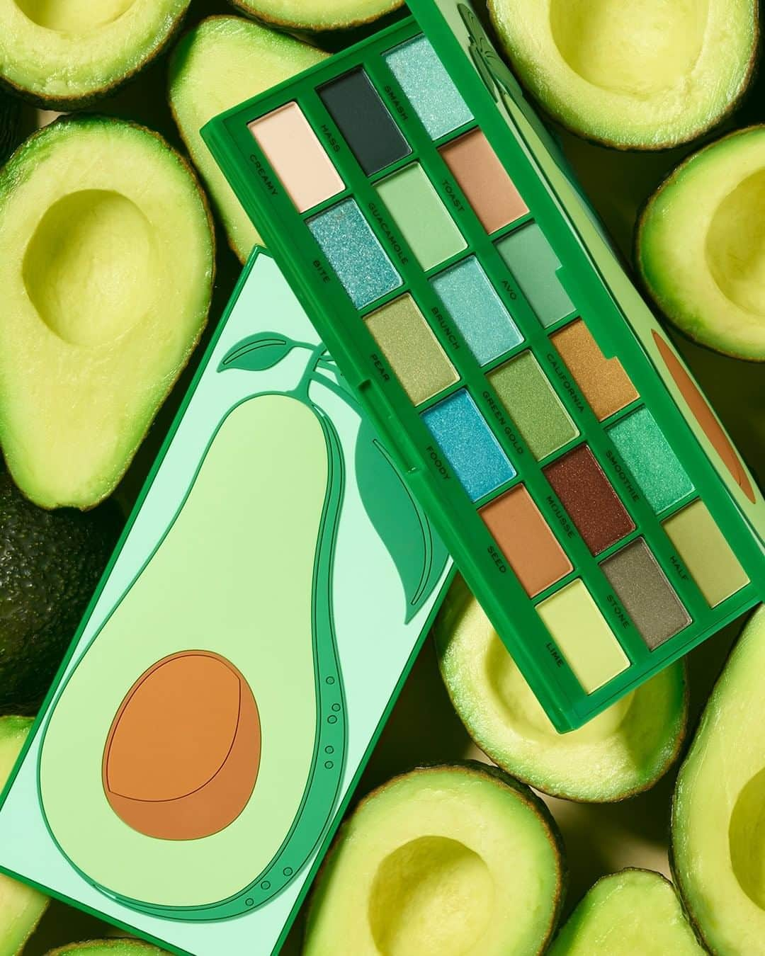 ULTA Beautyさんのインスタグラム写真 - (ULTA BeautyInstagram)「The only thing that's extra? How good the final look is gonna be 🥑 Shop the @iheartrevolution Tasty Avocado Palette in stores and online! #ultabeauty」8月25日 7時00分 - ultabeauty