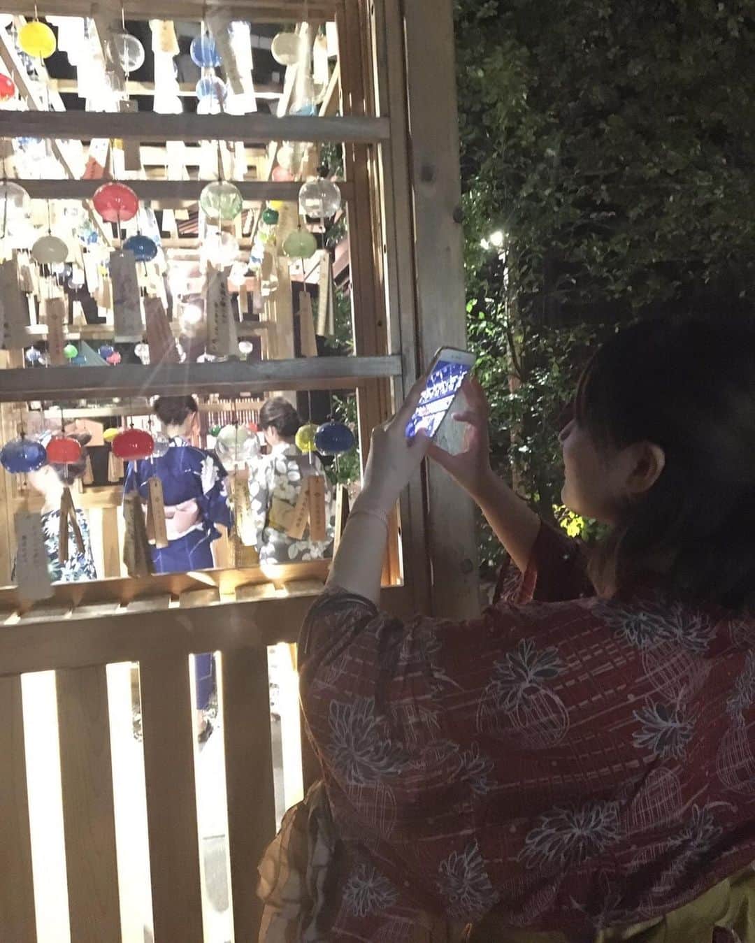 希月紫帆さんのインスタグラム写真 - (希月紫帆Instagram)「この間、風鈴まつりに行ってきました～  様々な色の風鈴がとても綺麗でした！  夜に風が強くなったおかげで とても心地の良い音色を 聴くことが出来ました...♪*ﾟ」8月25日 7時03分 - kizukishiho