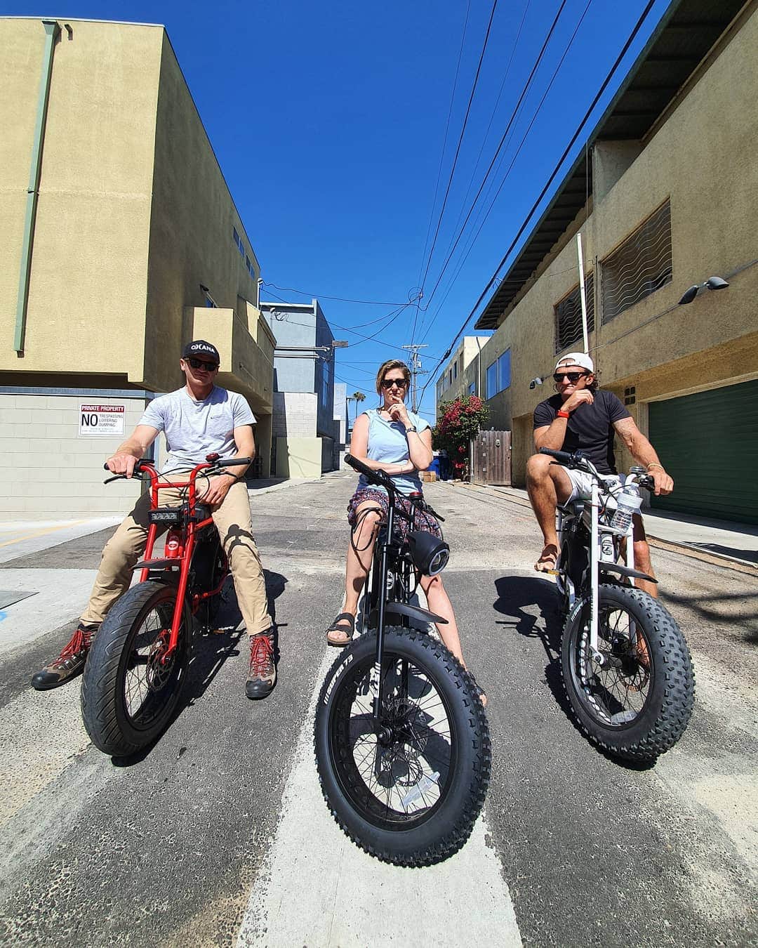 ケイシー・ネイスタットのインスタグラム：「Super 73 squad 🚴🚴‍♀️🚴 @super73 📸 by @jessewelle」