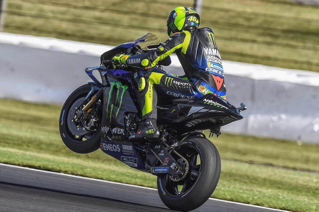 バレンティーノ・ロッシさんのインスタグラム写真 - (バレンティーノ・ロッシInstagram)「Silverstone circuit,England Saturday,official practice 📸 @jesusrobledo @gigisoldano @falex79 Tino Martino 📸 pic 5 by @gopro」8月25日 7時55分 - valeyellow46