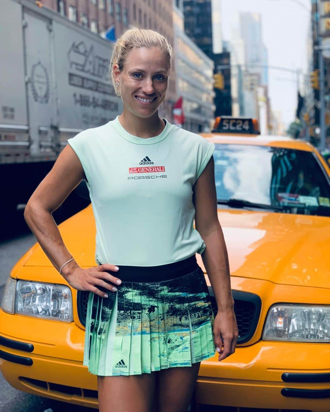 アンジェリーク・ケルバーさんのインスタグラム写真 - (アンジェリーク・ケルバーInstagram)「Inspired by the streets of NYC 💛」8月25日 8時15分 - angie.kerber