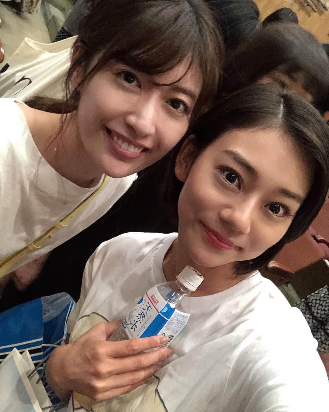 のインスタグラム：「実は、 小中高と同じ学校のみくちゃん💜 見にきてくれていました✌︎ 久々に会え相変わらず可愛いすぎて、、 癒されたなあ 次はゆっくりカフェでも😆💜 連日お友達やお世話になったスタッフ様がきてくれて嬉しい限りです😭😭」
