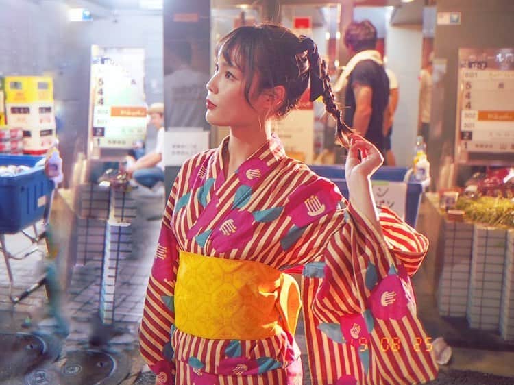 磯田 ひかる(Hikaru Isoda) のインスタグラム：「今年もゆかた着た👘 なんだかんだで毎年行ってる麻布十番まつり。 今年はまだ涼しくてゆかたでも快適💕夏終わり感...😹 . . #浴衣 #浴衣ヘア #麻布十番祭り #kimono」